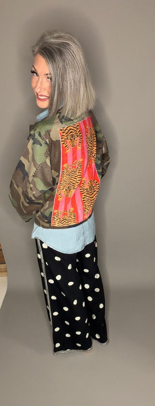 Camo jacket with Tiger Print contrast