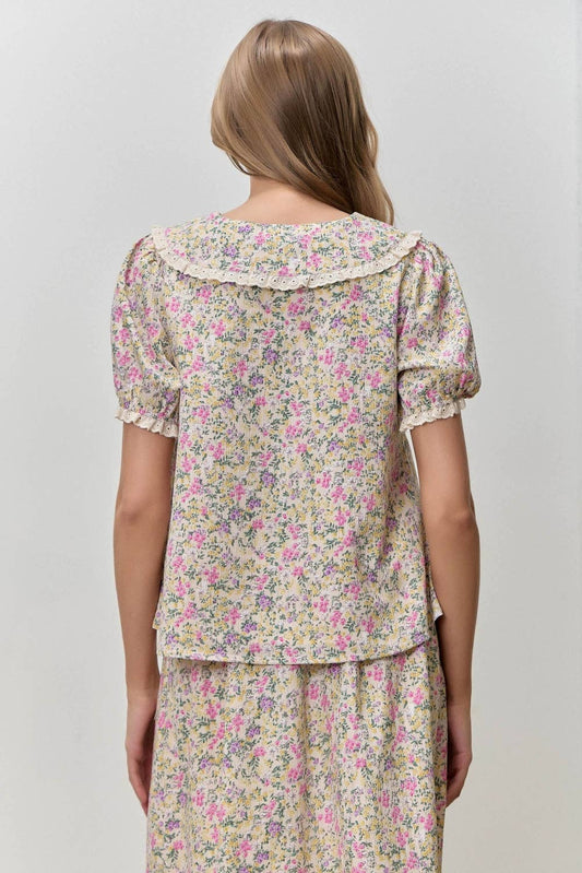 FLORAL PRINT EYELET TRIM COLLARED TOP
