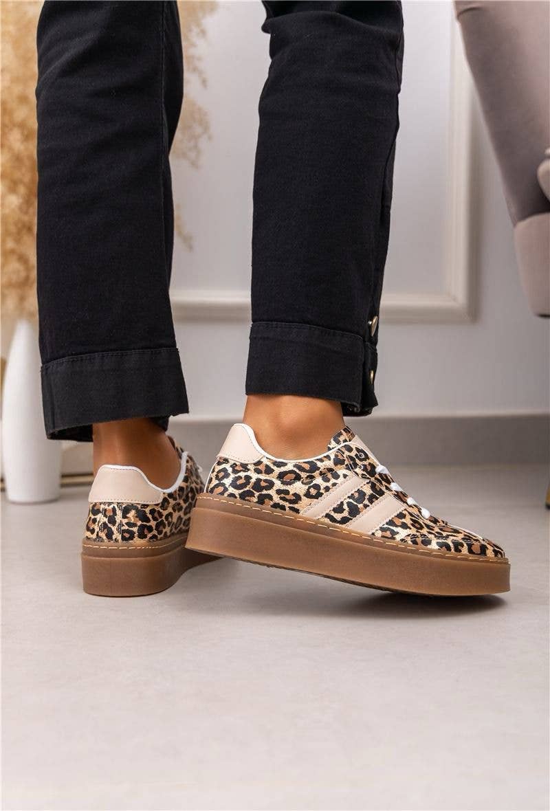 WOMEN'S ROUND TOE DOUBLE STRIPED GUM THICK SOLE SNEAKERS : LEOPARD / Standard / UK3/US5