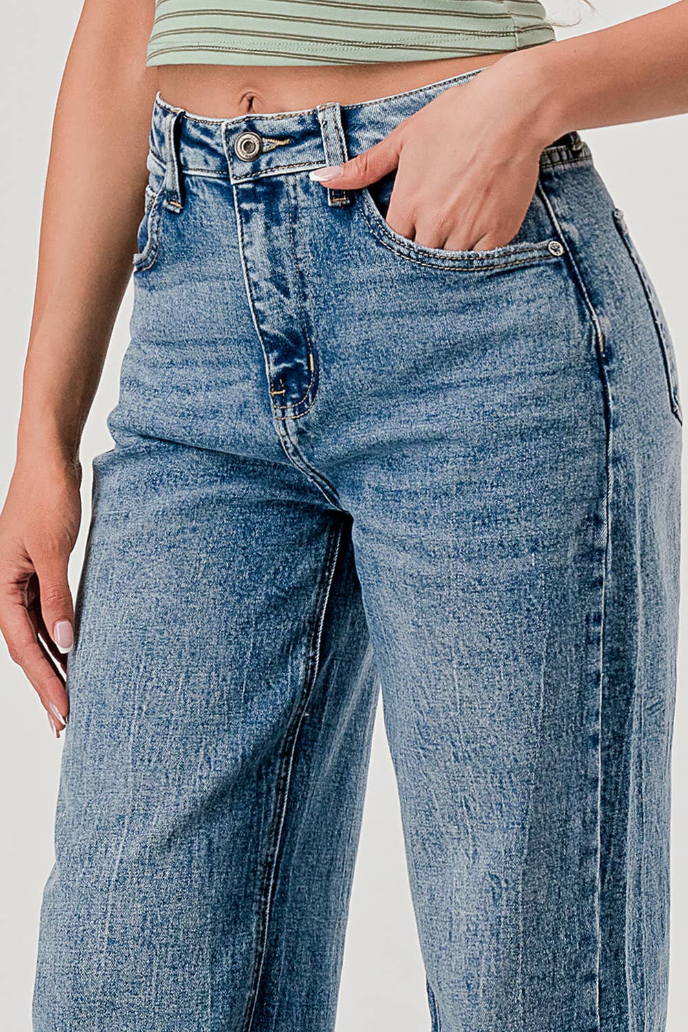 I&M WASHED WIDE LEG JEANS - MEDIUM LIGHT WASH