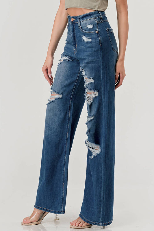 MEDIUM WASH - DISTRESSED STRAIGHT FIT JEANS
