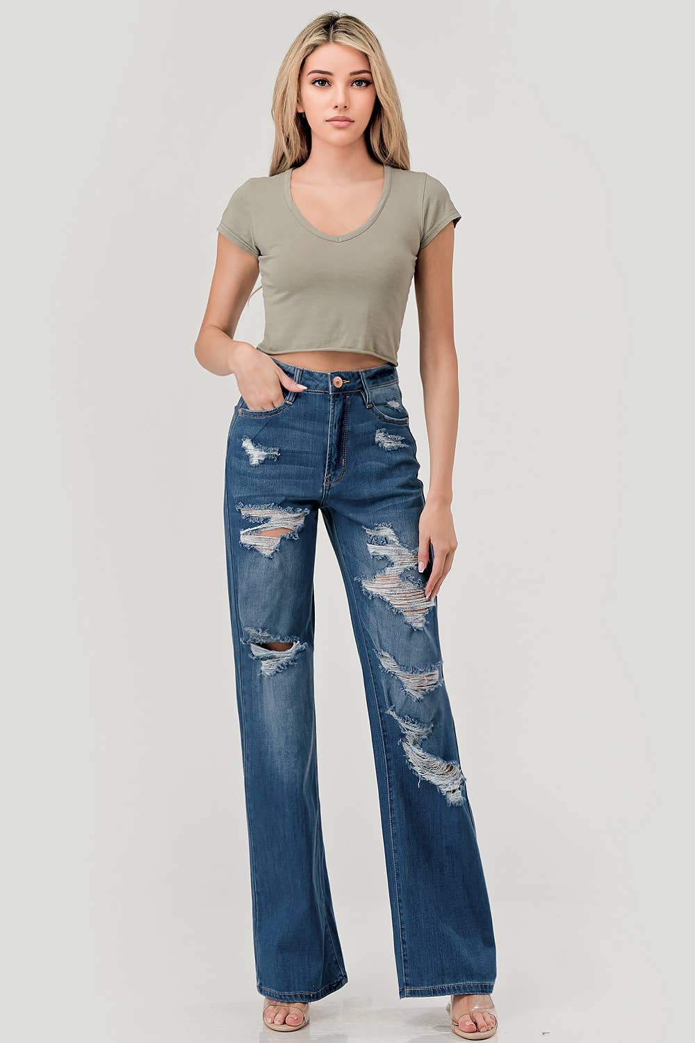 MEDIUM WASH - DISTRESSED STRAIGHT FIT JEANS