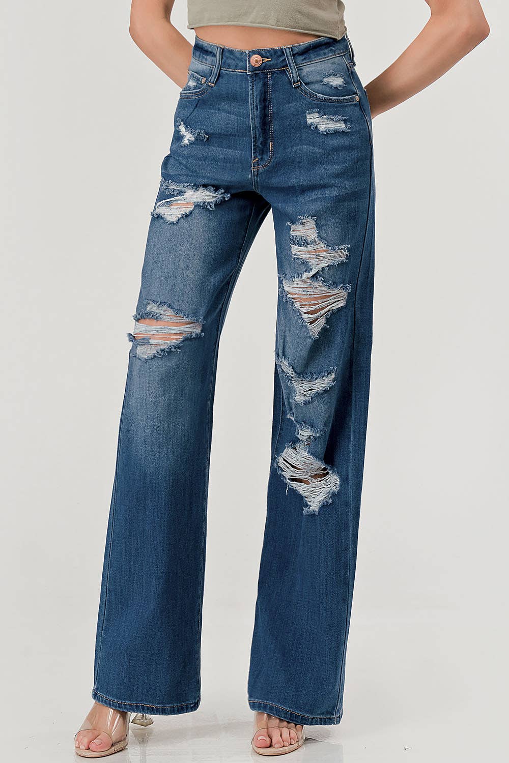 MEDIUM WASH - DISTRESSED STRAIGHT FIT JEANS