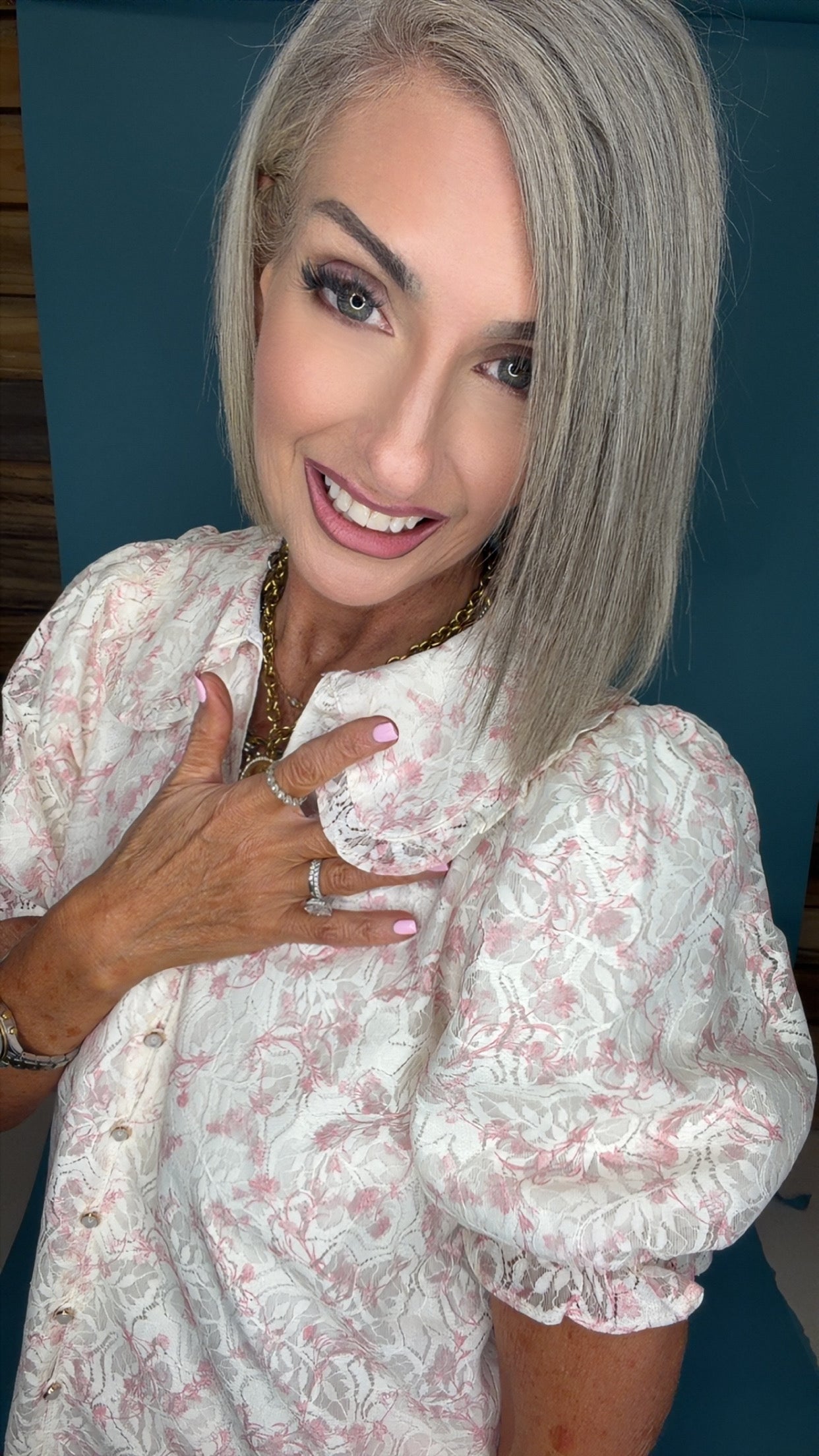 FLORAL LACE BUTTON UP COLLAR TOP