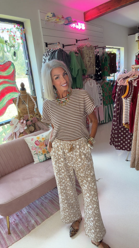 Two-Tone Short Sleeve Knit Pullover Top