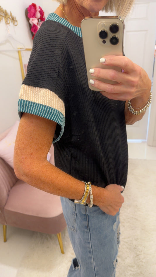 Round Neck Outer Seam Twisted Strip Short Sleeved Top