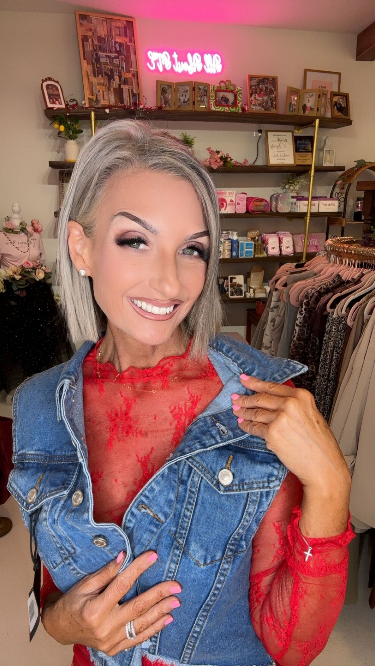 GAME DAY LONG SLEEVE FLORAL LACE TOP