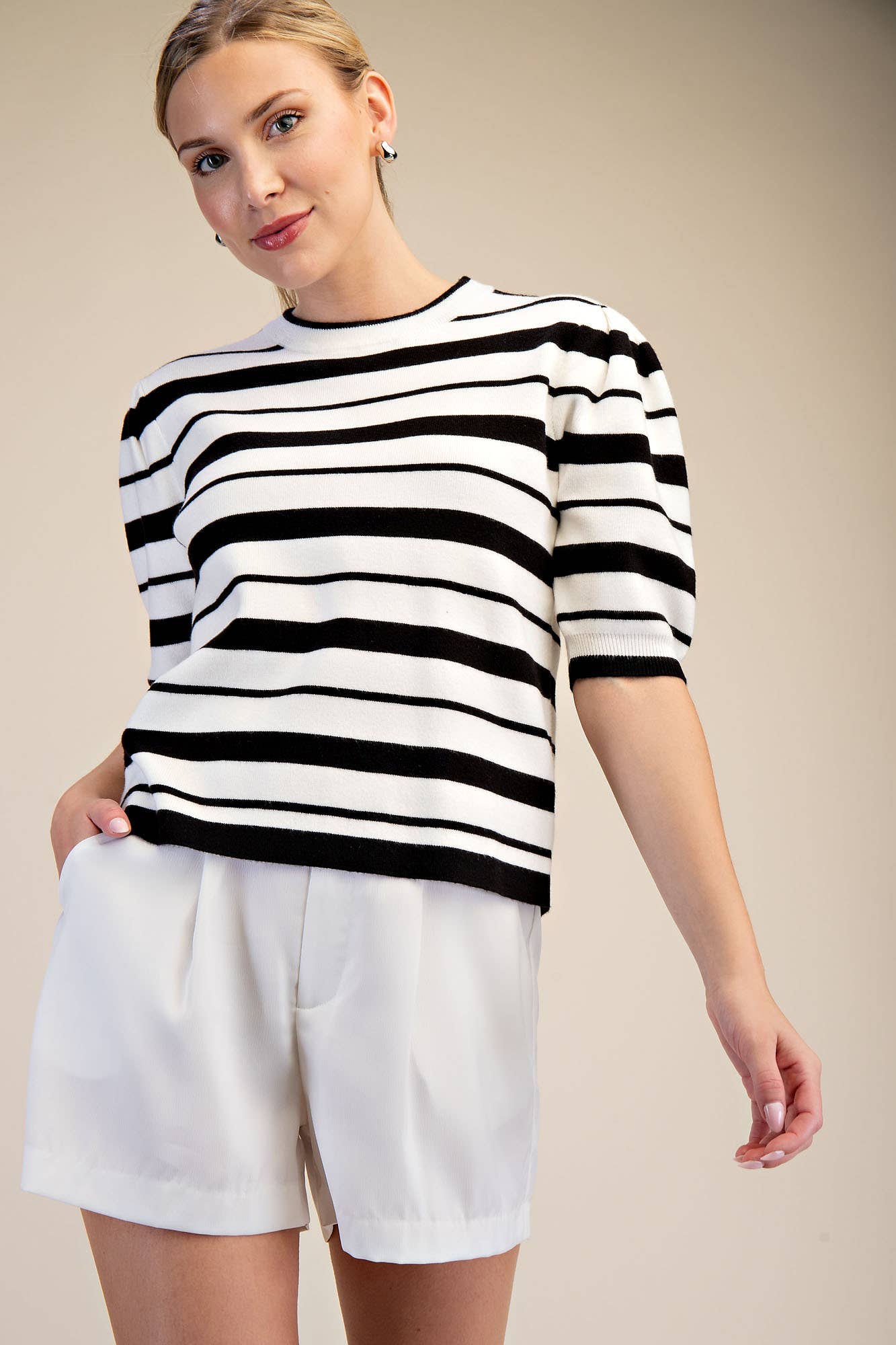 Round Neck Short Sleeve Knit Top