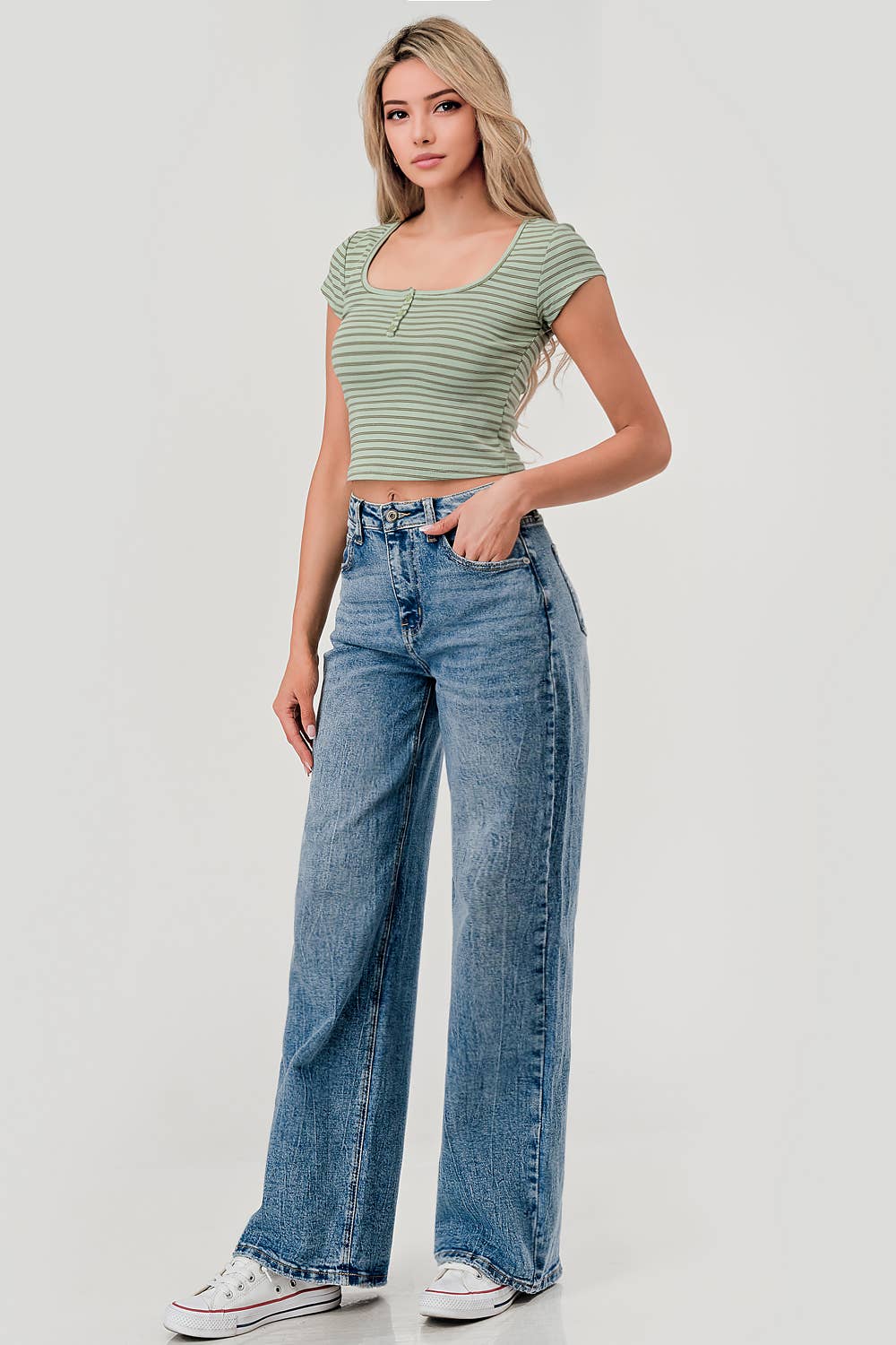 I&M WASHED WIDE LEG JEANS - MEDIUM LIGHT WASH