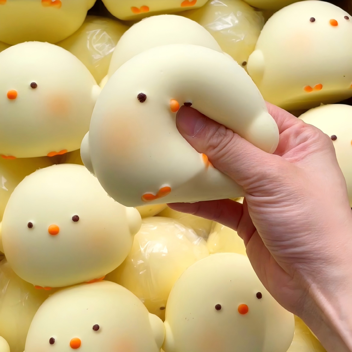 Slow-Rebound Stress-Relief Squeeze Toy - Gugu Chicken
