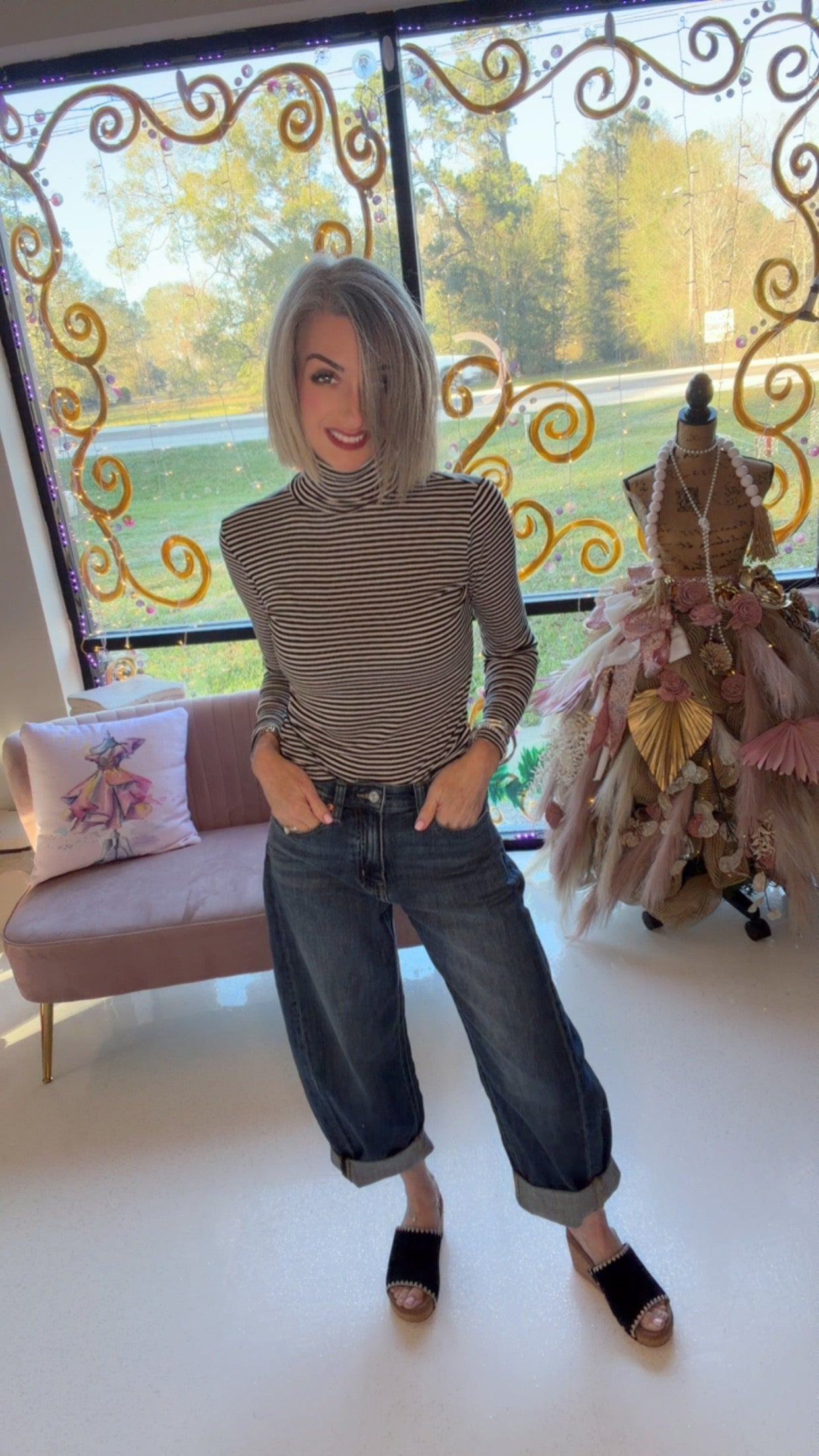 HIGH RISE RELAXED TAPERED DARK WASH BARREL JEANS