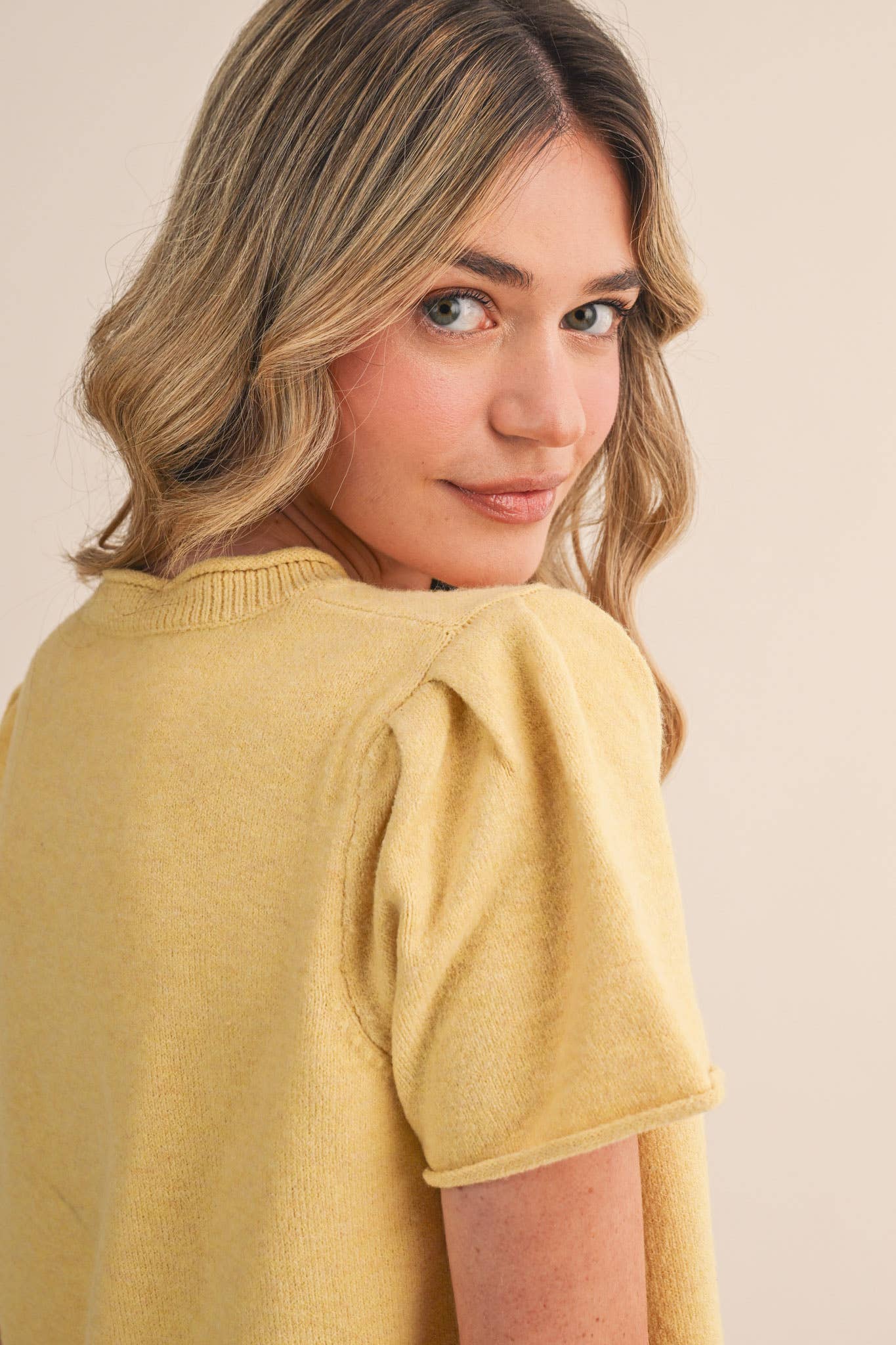 SHORT SLEEVE SWEATER CARDIGAN