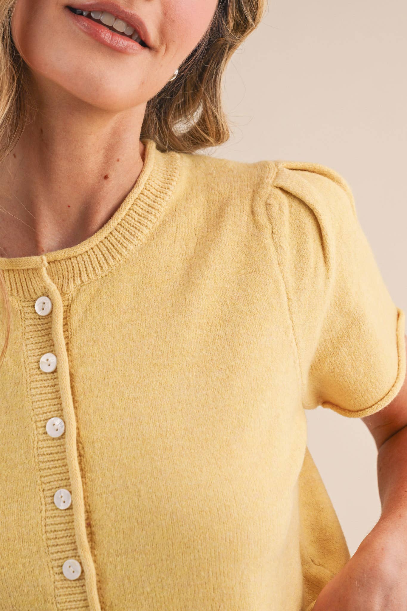 SHORT SLEEVE SWEATER CARDIGAN