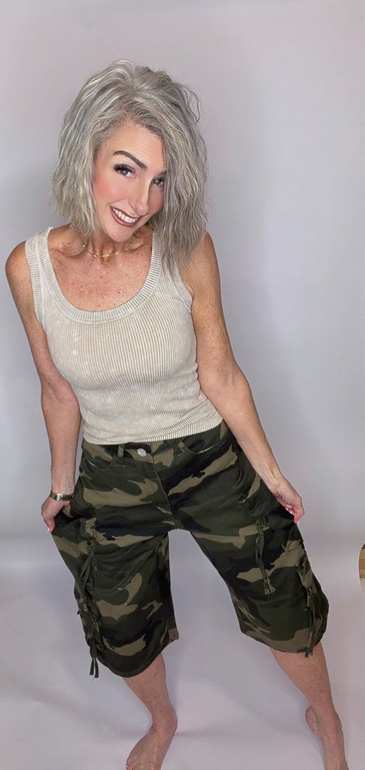CAMOUFLAGE MULTI POCKETS CARGO JORTS-