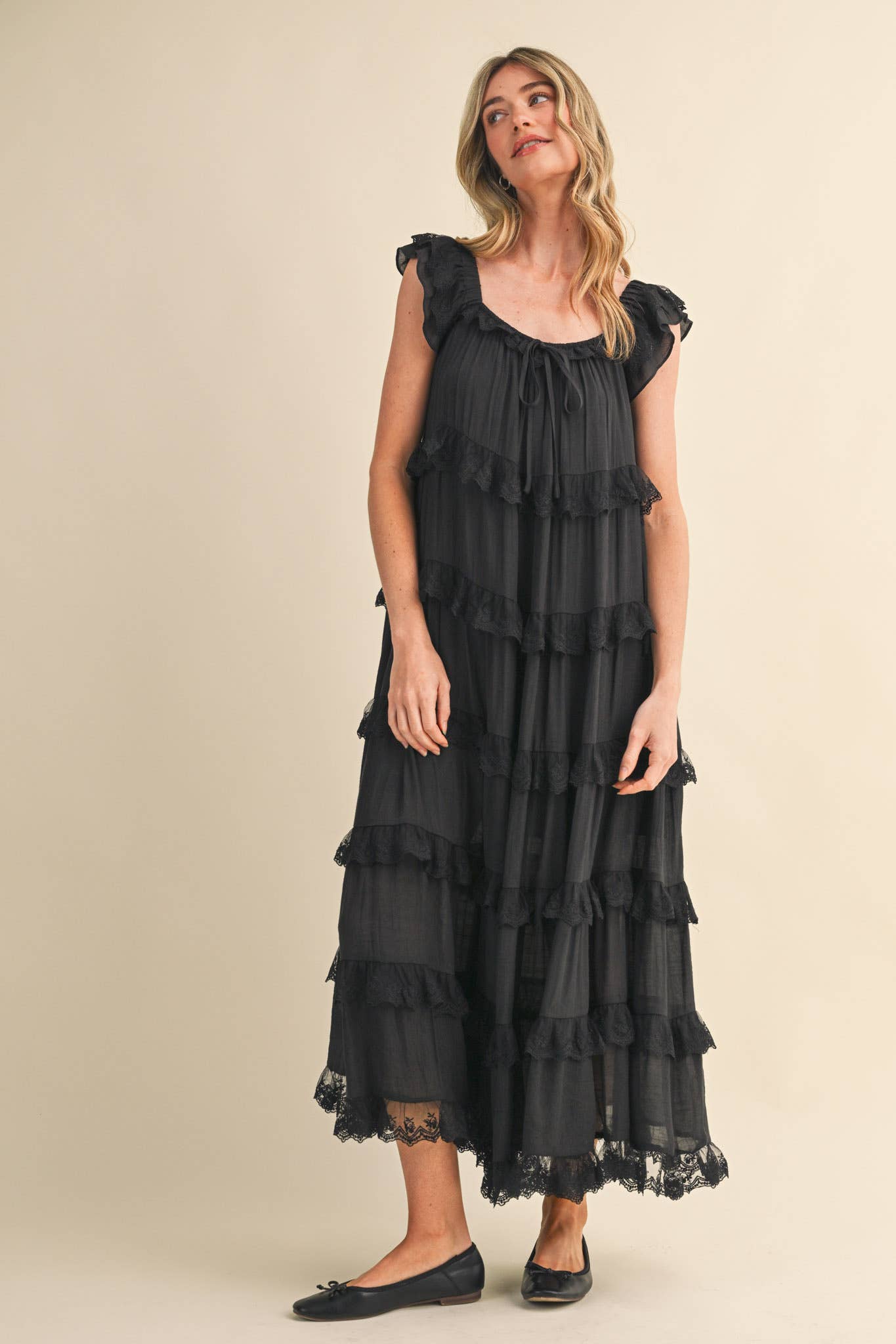 TIERED LACE TRIM FLOWY MAXI DRESS