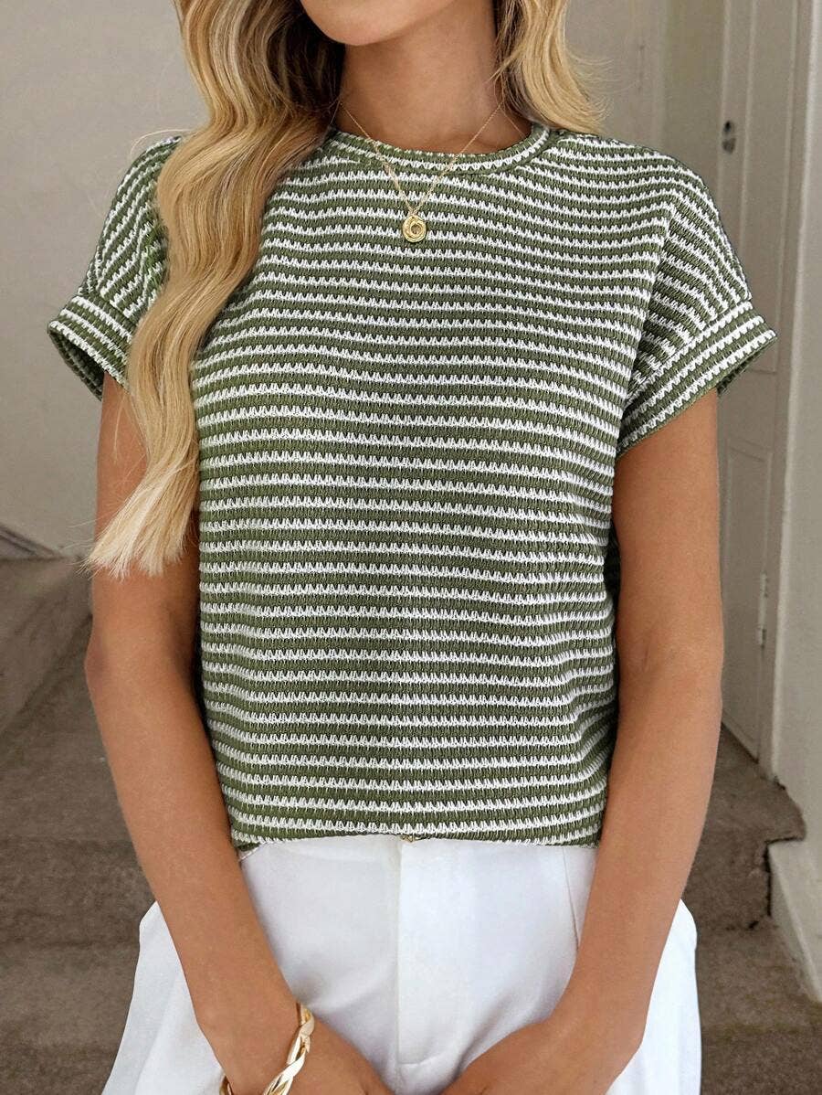 Two-Tone Short Sleeve Knit Pullover Top
