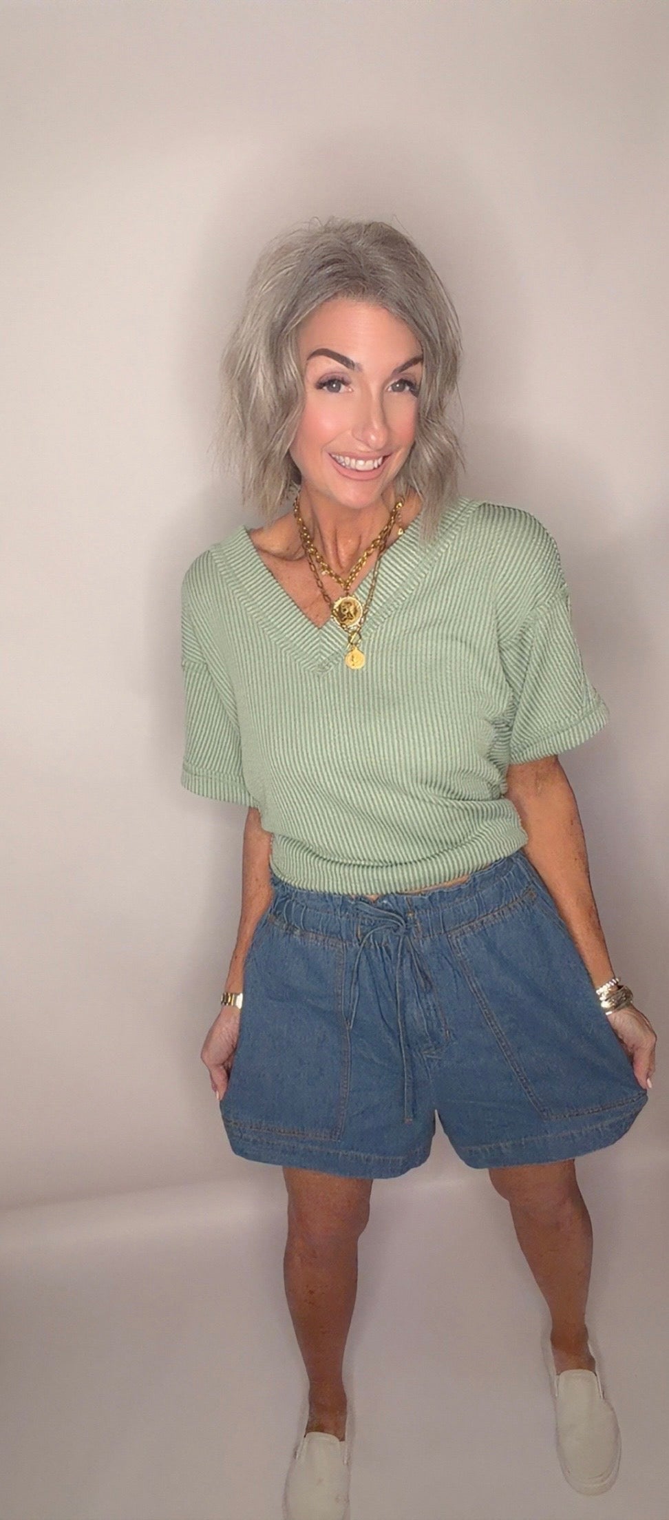 Elastic Waist Patch Pocket Denim Shorts