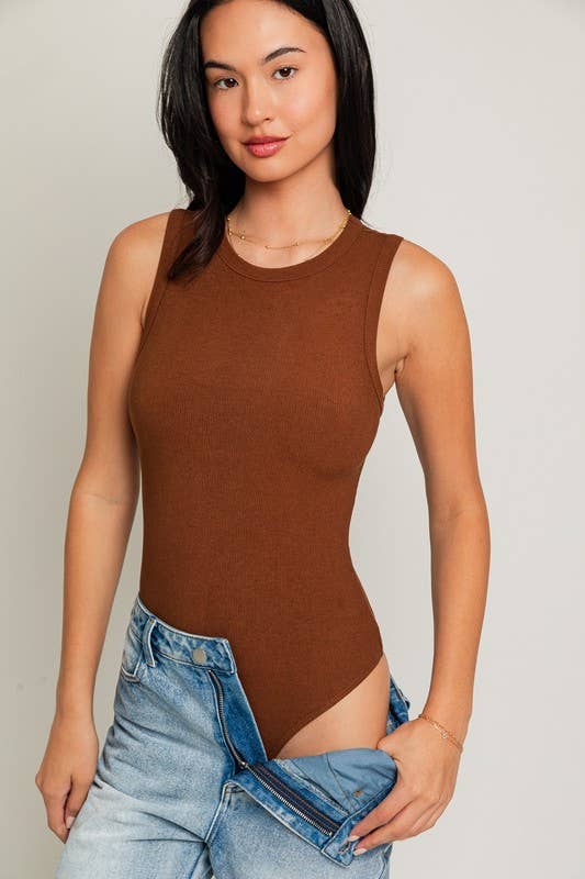 ROUND NECK SLEEVELESS BODYSUIT
