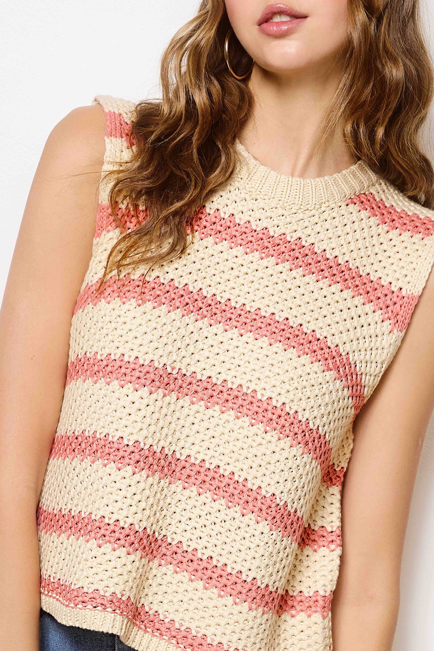 MCS3584-Chunky Striped Crew Mock Neck Sleeveless Sweater Top
