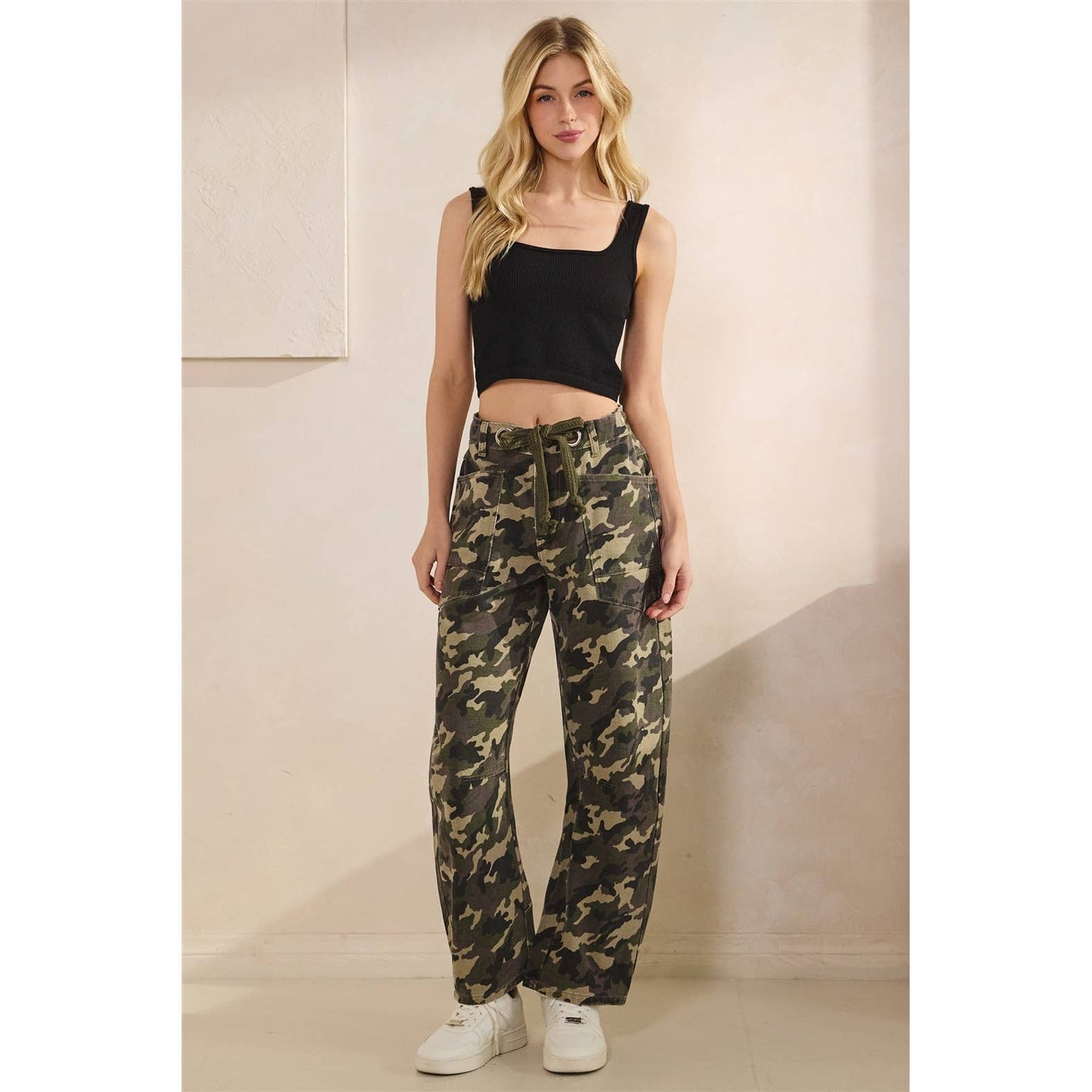 Printed Horseshoe Jeans with Belt Detail