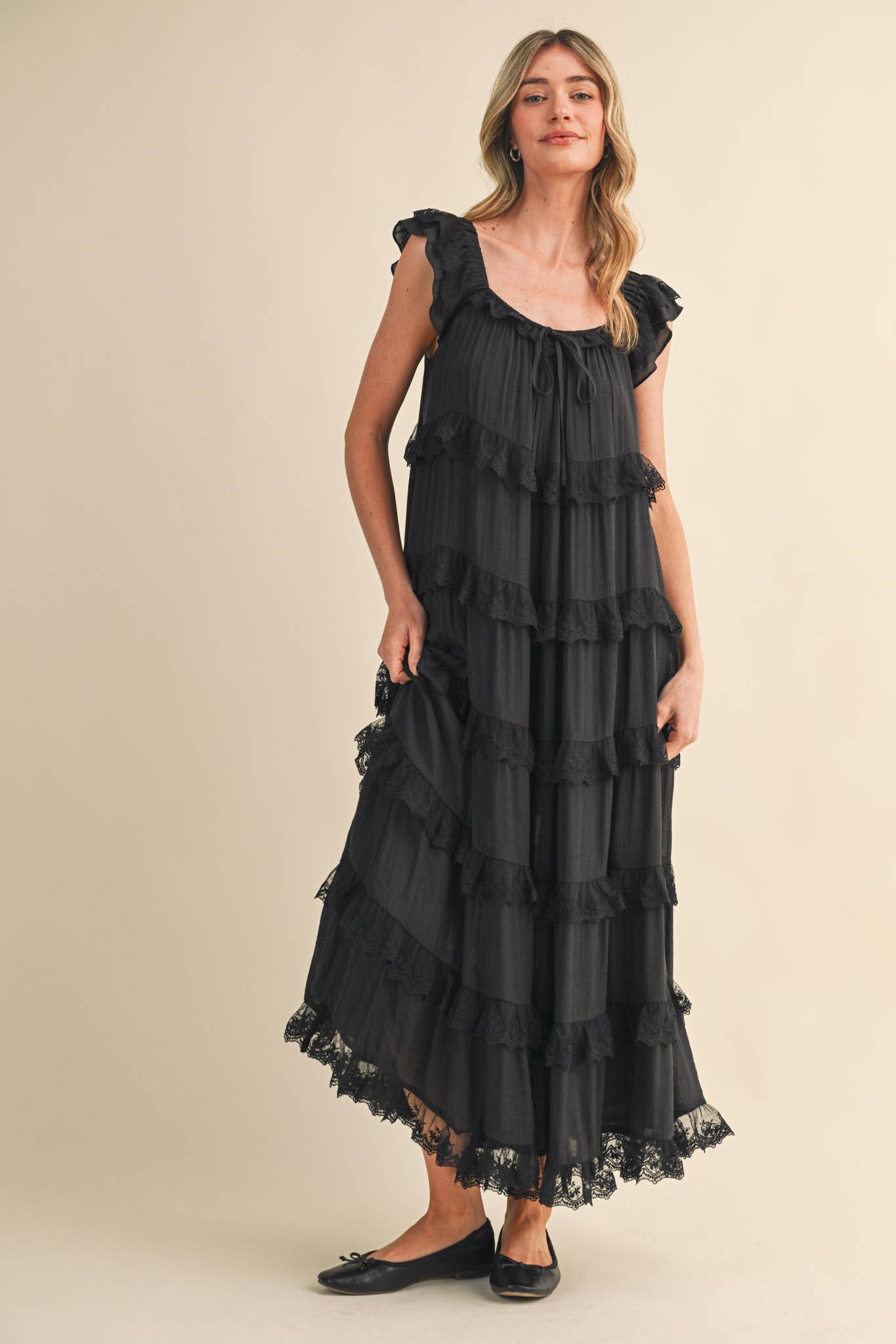 TIERED LACE TRIM FLOWY MAXI DRESS