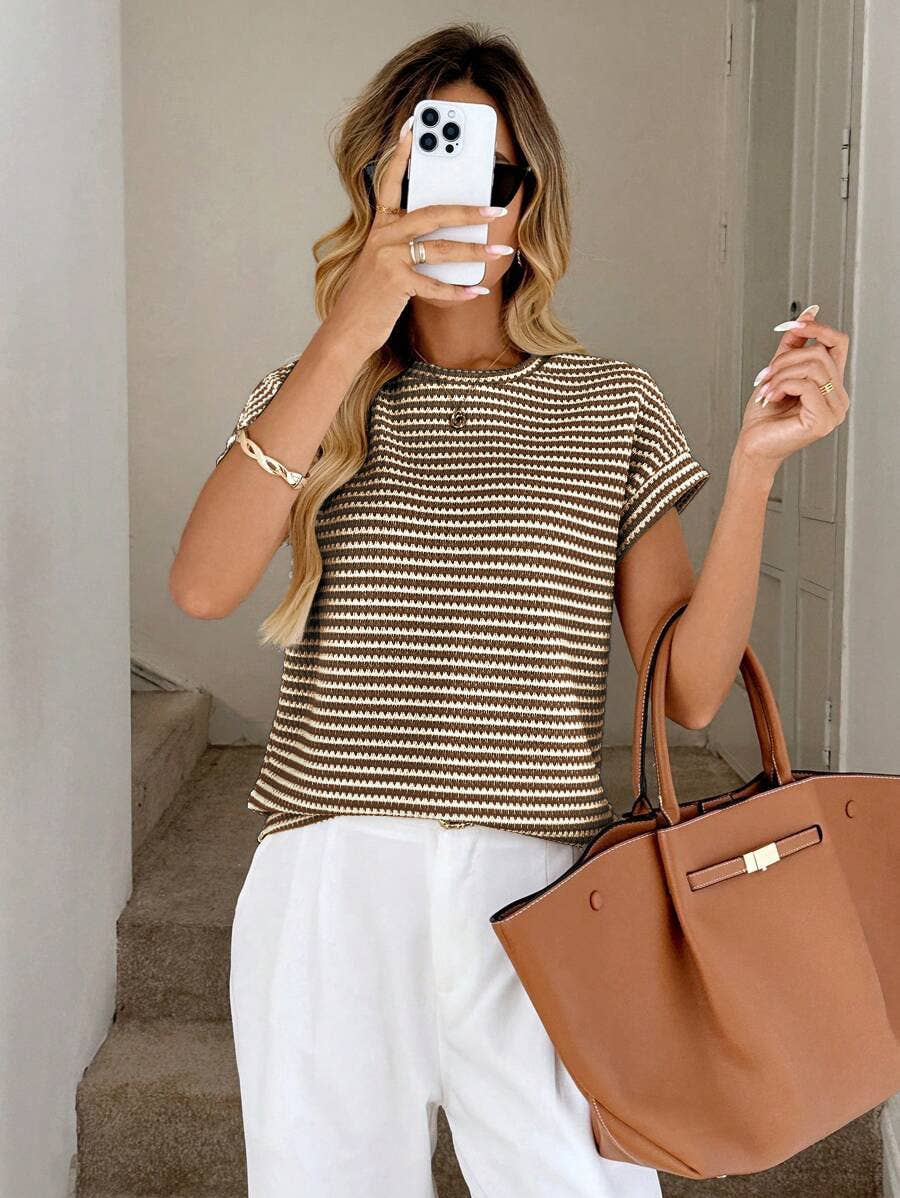 Two-Tone Short Sleeve Knit Pullover Top