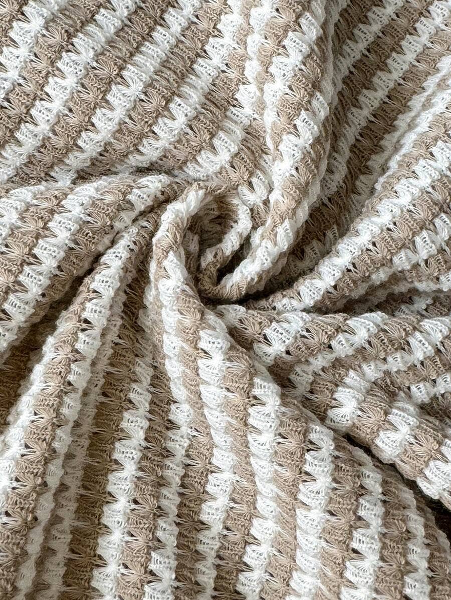 Two-Tone Short Sleeve Knit Pullover Top