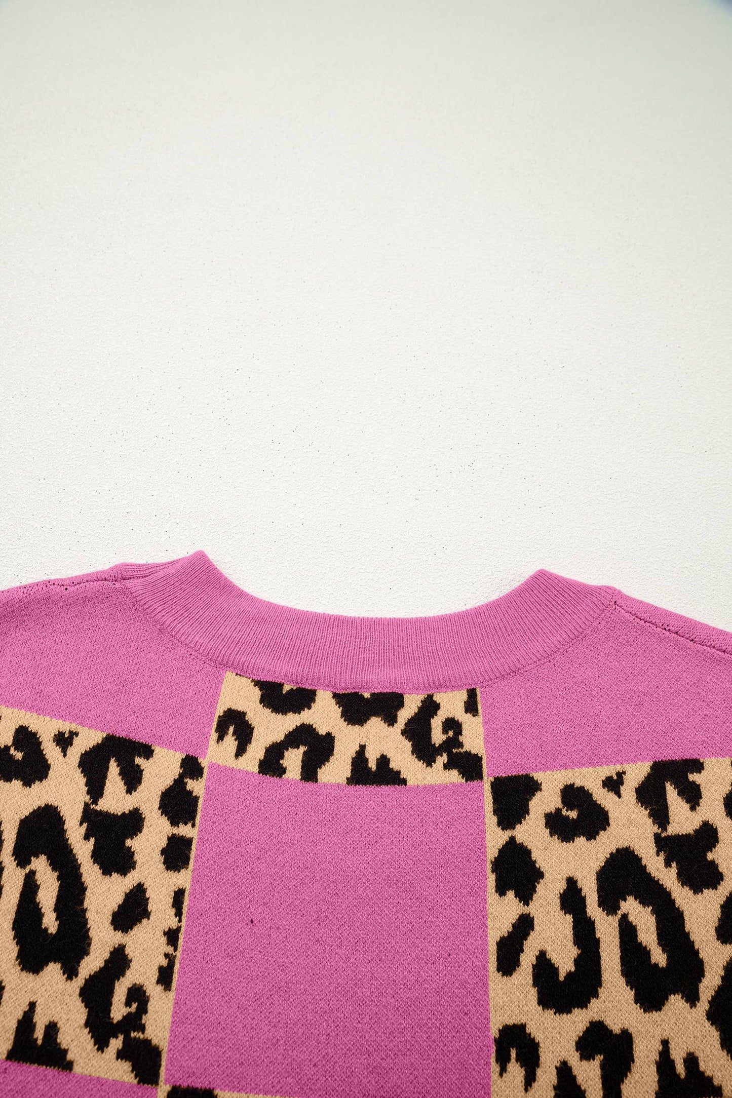 66Plus Size Leopard Checkerboard Short Sleeve Sweater