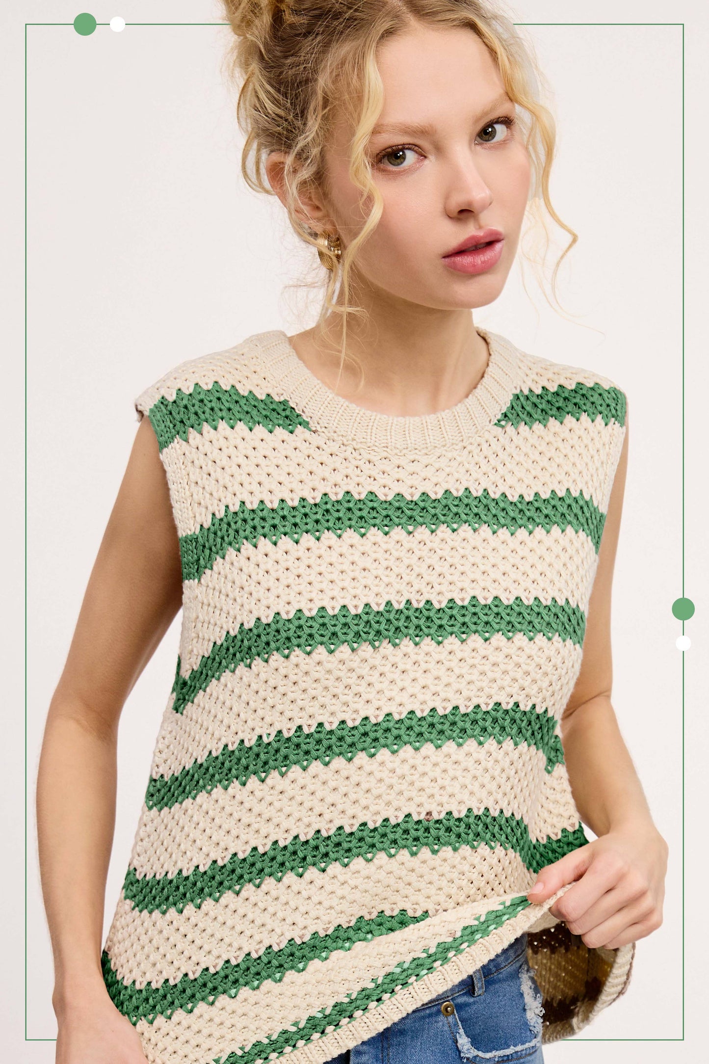 MCS3584-Chunky Striped Crew Mock Neck Sleeveless Sweater Top