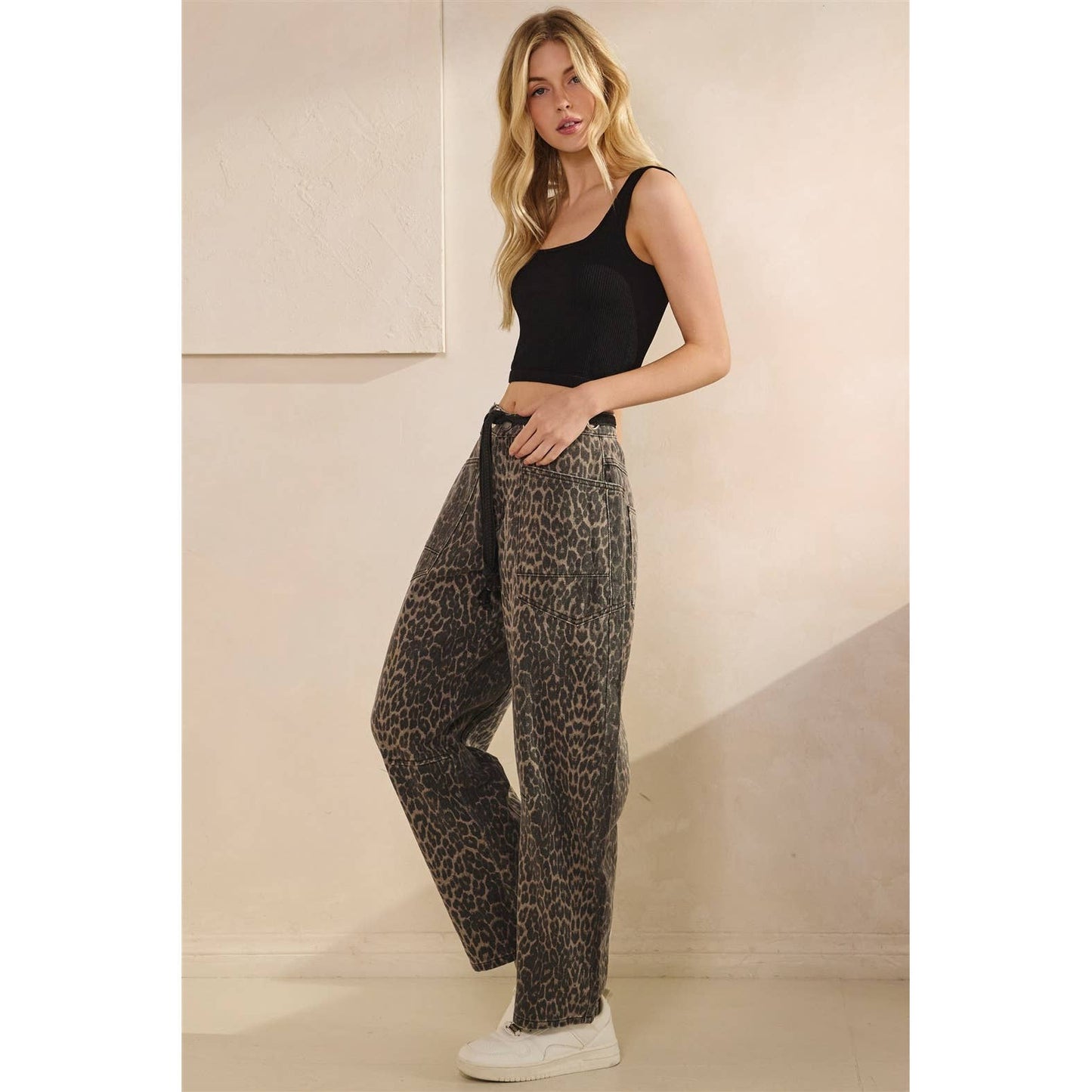 Printed Horseshoe Jeans with Belt Detail