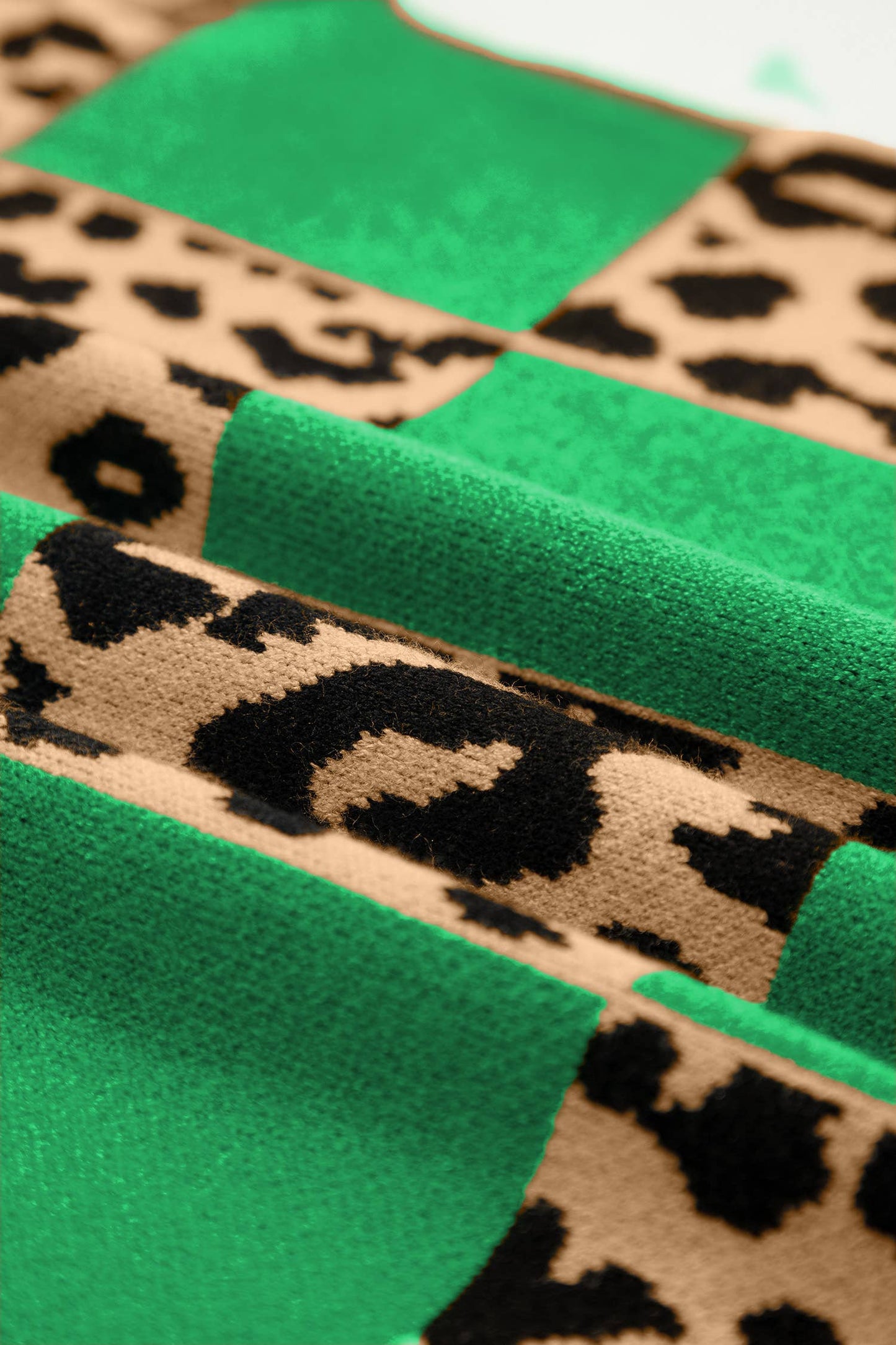 66Plus Size Leopard Checkerboard Short Sleeve Sweater