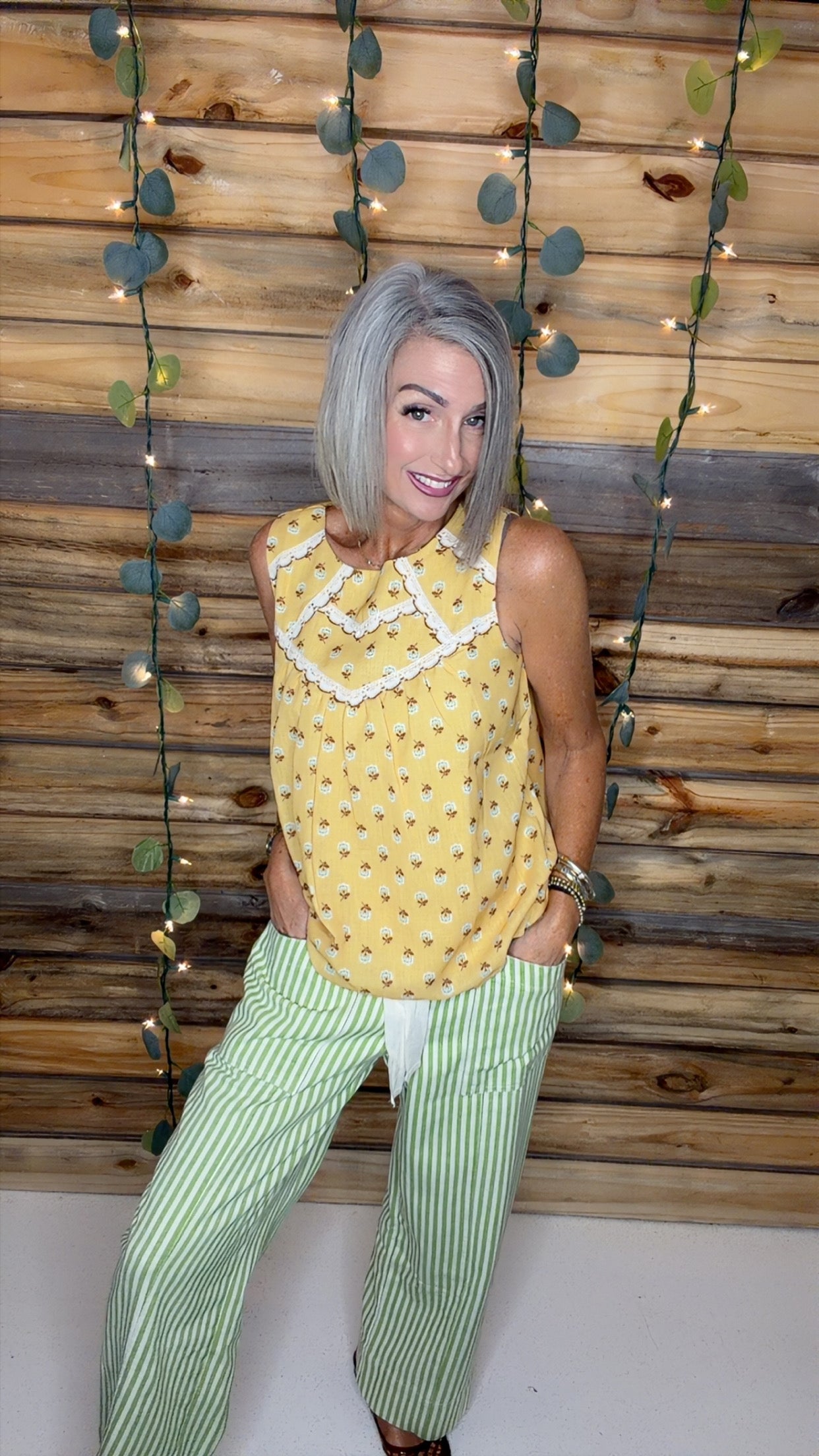 STRIPED WIDE LEG DRAWSTRING PANTS