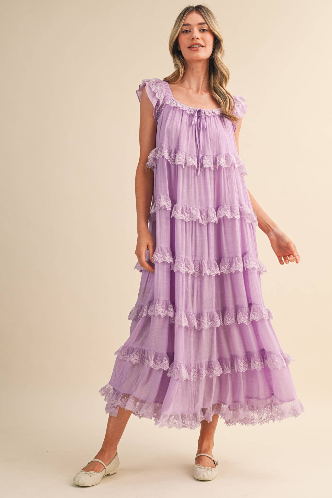 TIERED LACE TRIM FLOWY MAXI DRESS