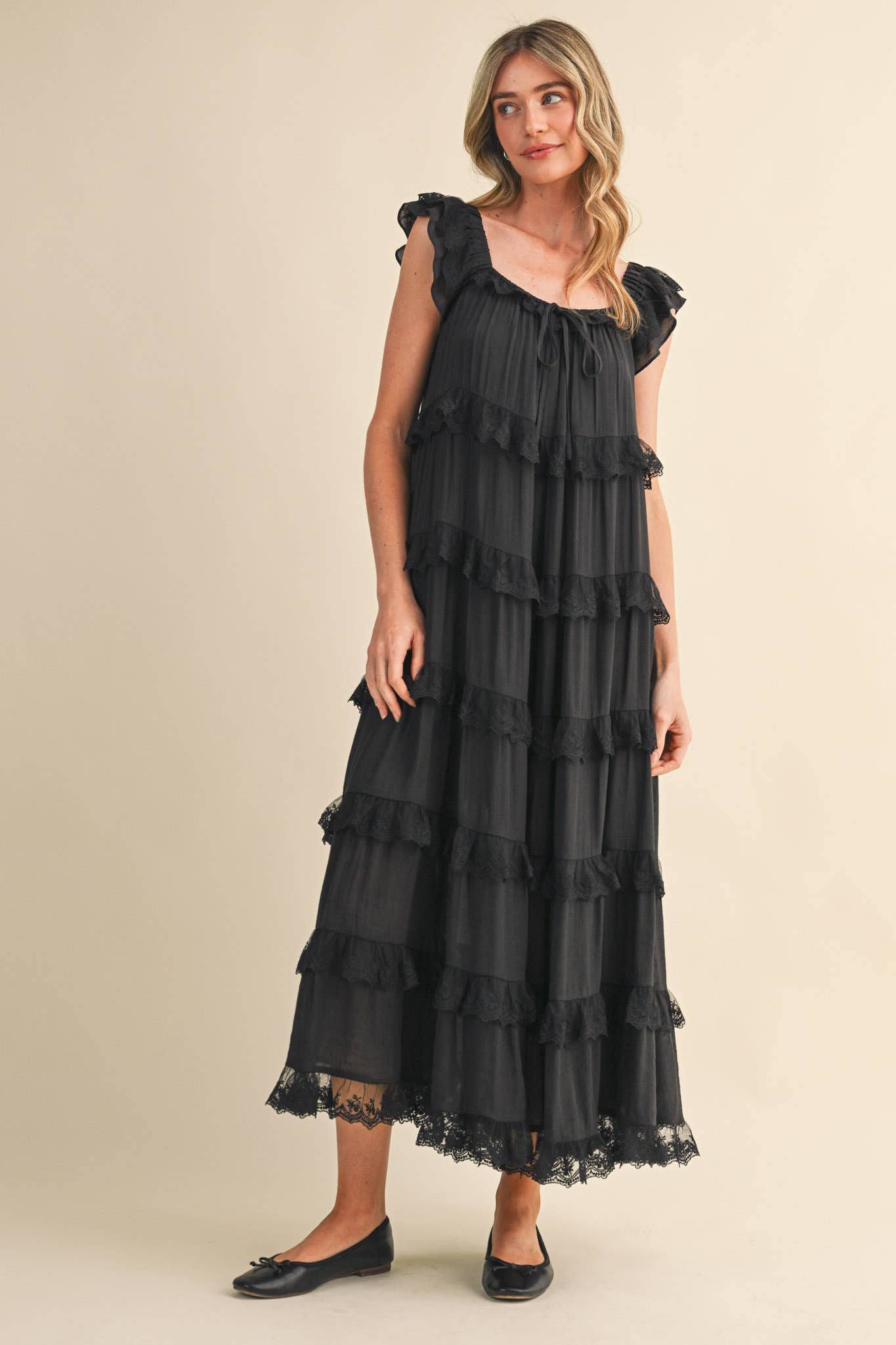 TIERED LACE TRIM FLOWY MAXI DRESS