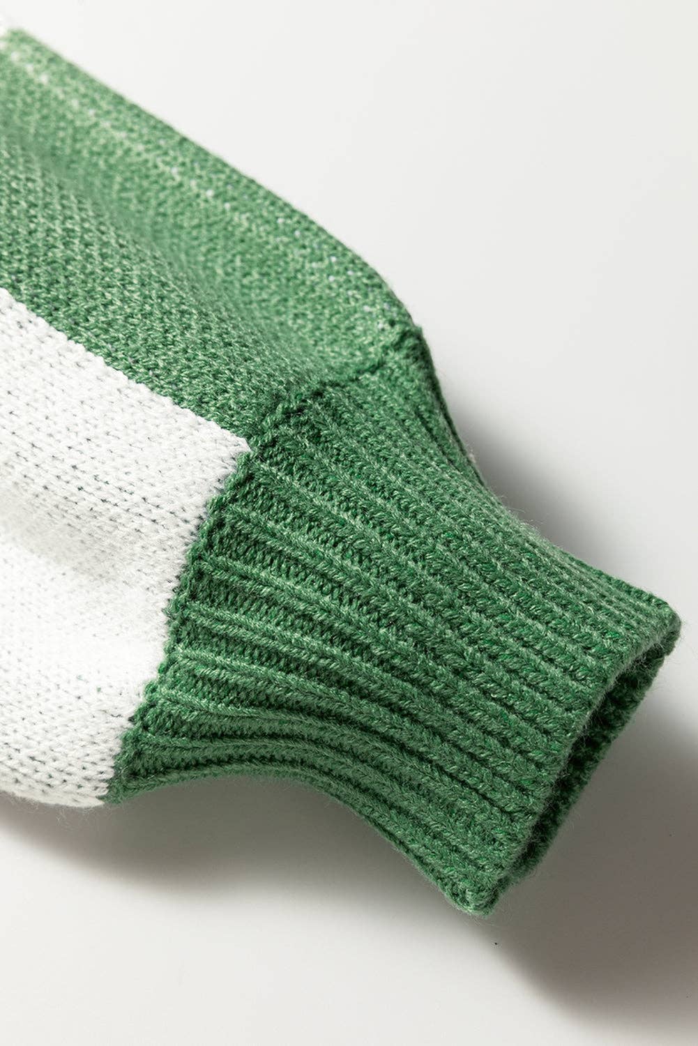 V Neck Checkered Sweater - Green