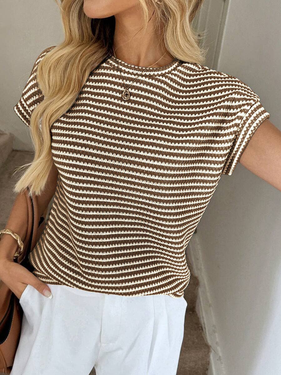 Two-Tone Short Sleeve Knit Pullover Top