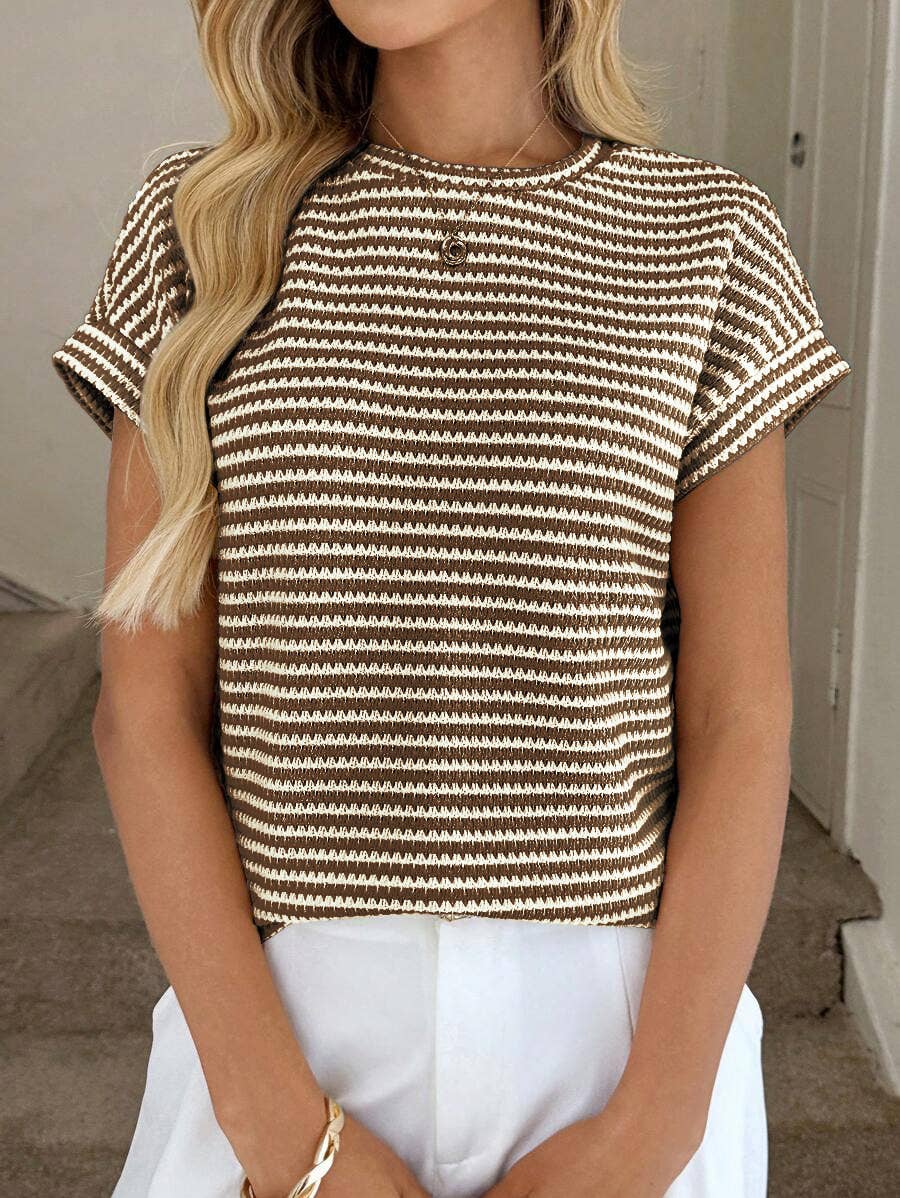 Two-Tone Short Sleeve Knit Pullover Top