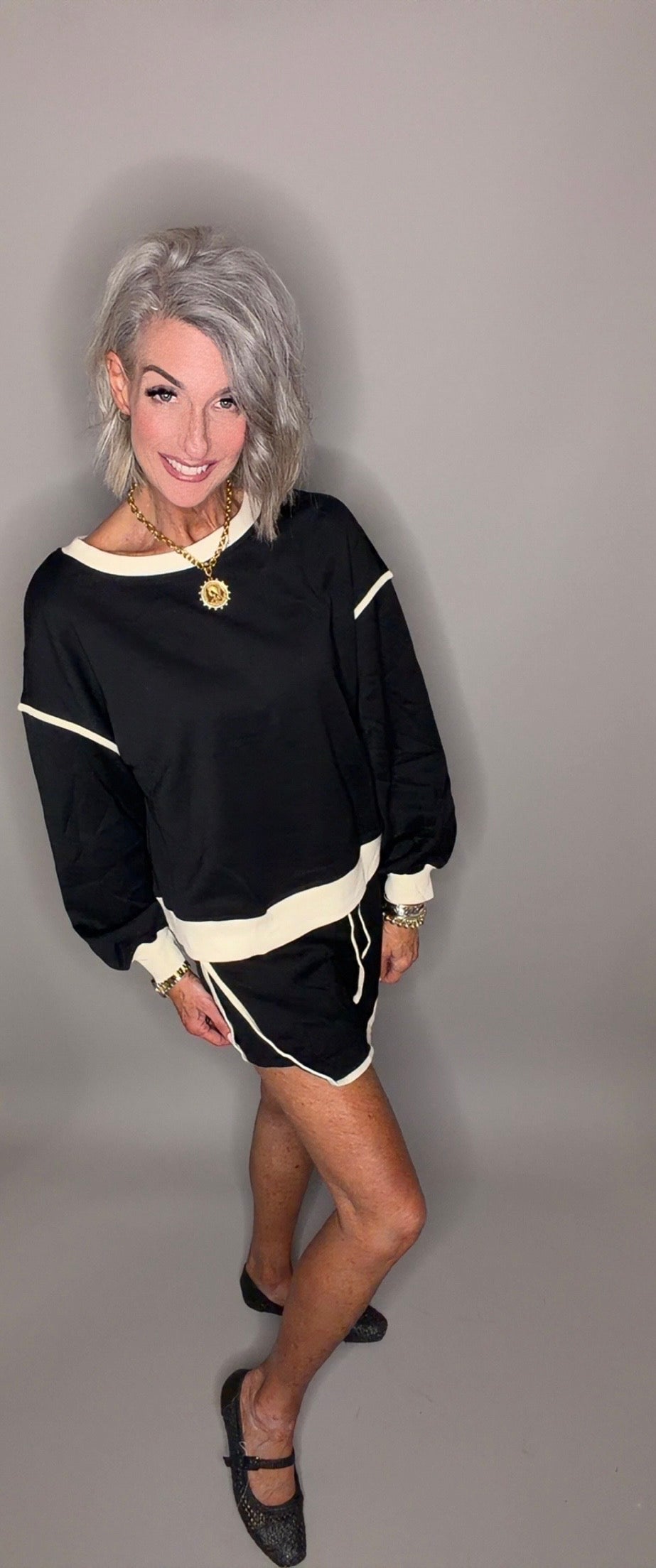 Black Color Contrast Loose Pullover and Lace-up Waist Skort Set