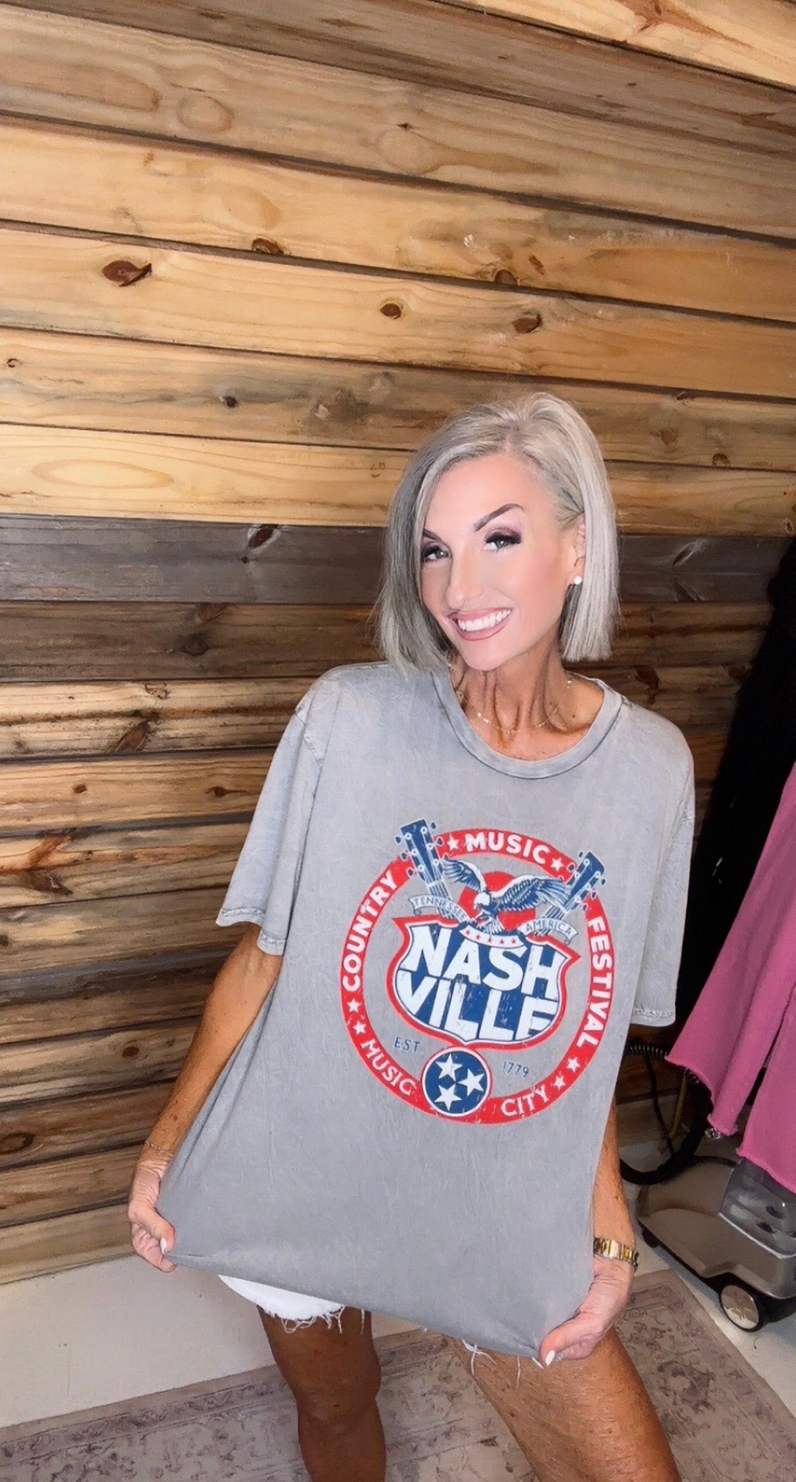 NASHVILLE MUSIC CITY OVERSIZED GRAPHIC TEE