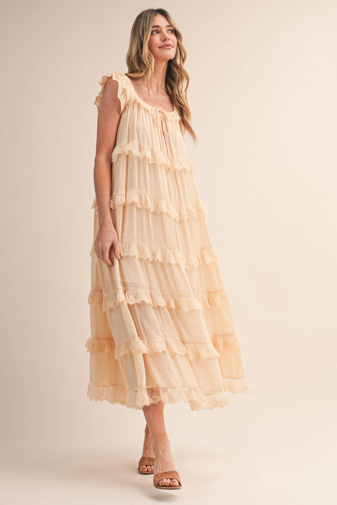 TIERED LACE TRIM FLOWY MAXI DRESS