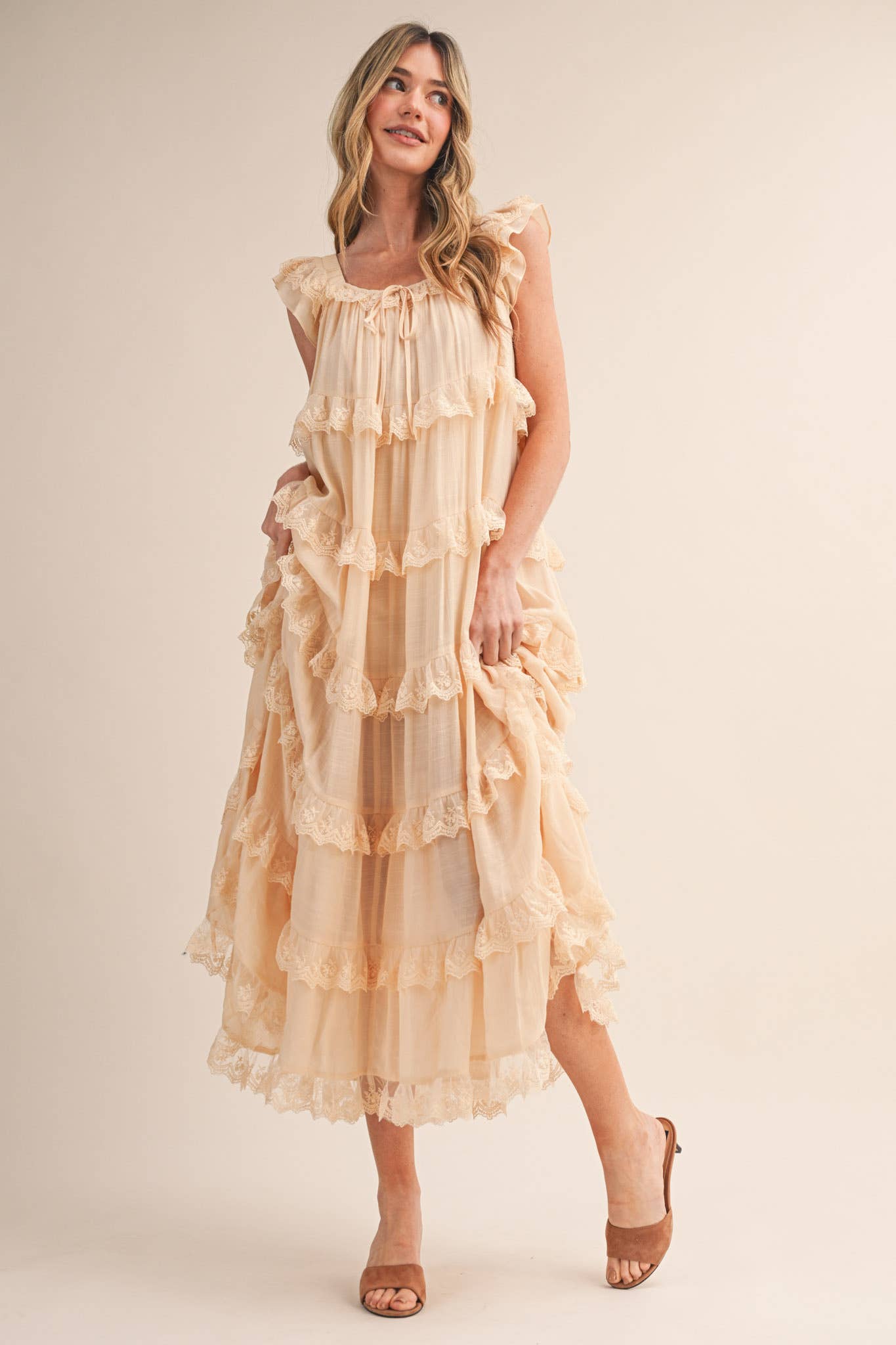 TIERED LACE TRIM FLOWY MAXI DRESS