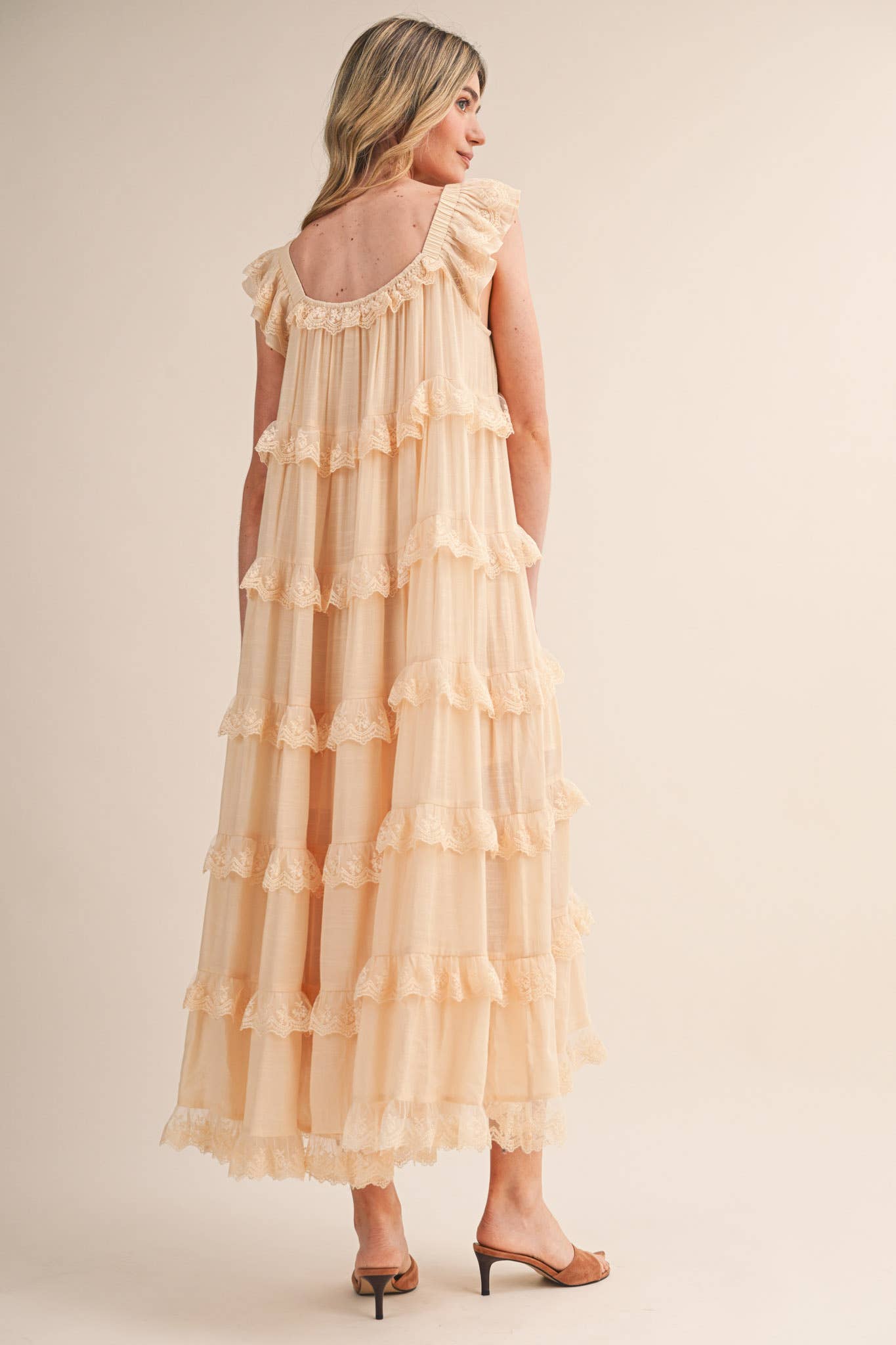 TIERED LACE TRIM FLOWY MAXI DRESS