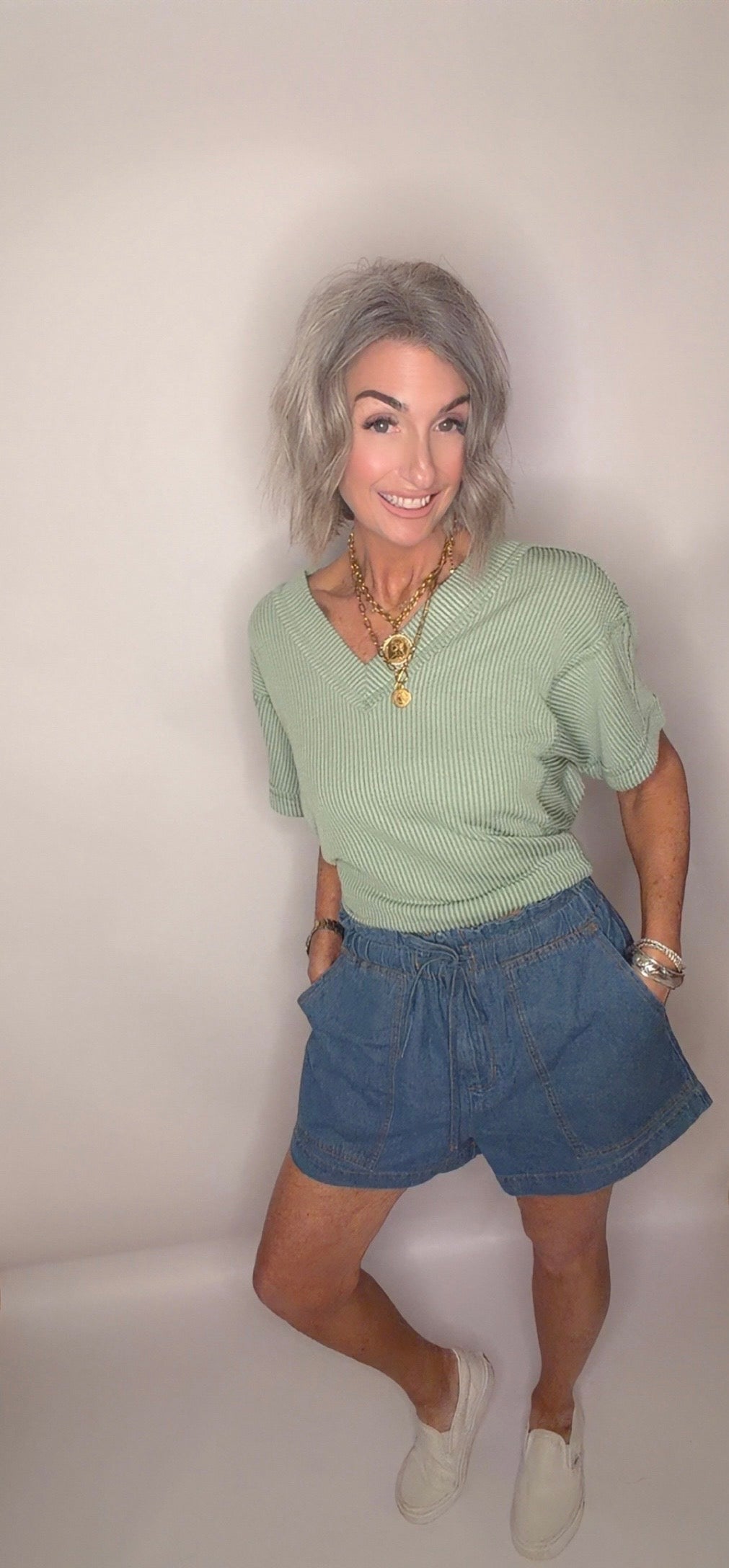 Elastic Waist Patch Pocket Denim Shorts