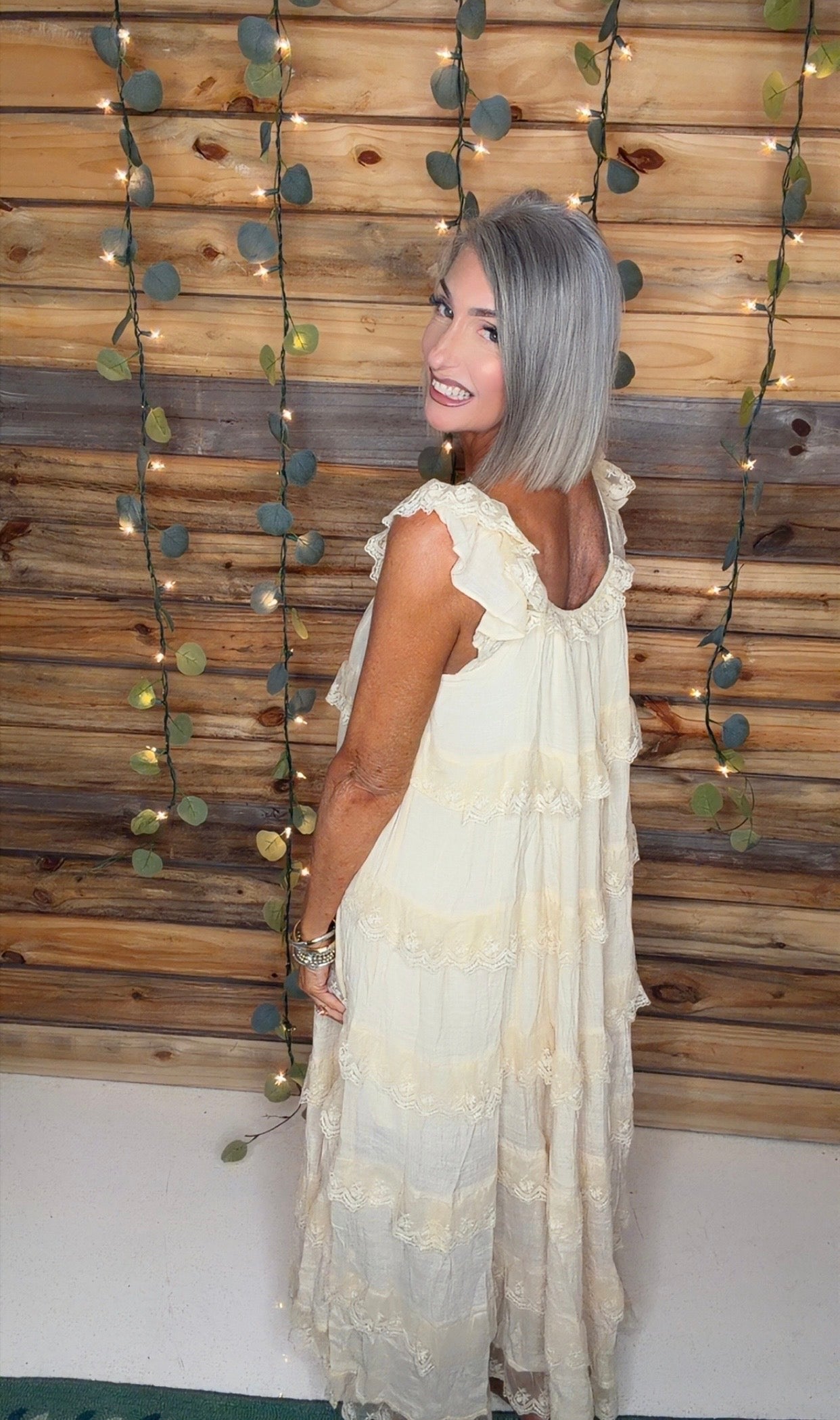 TIERED LACE TRIM FLOWY MAXI DRESS
