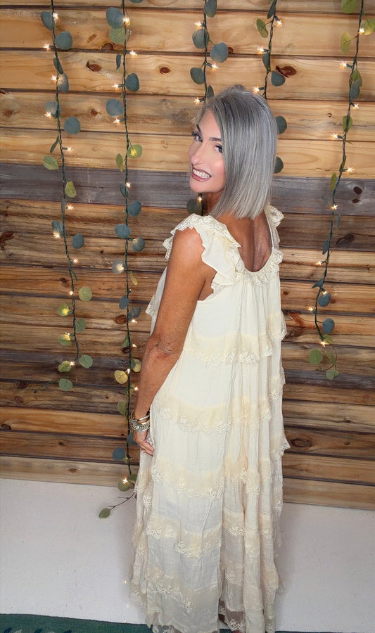 TIERED LACE TRIM FLOWY MAXI DRESS