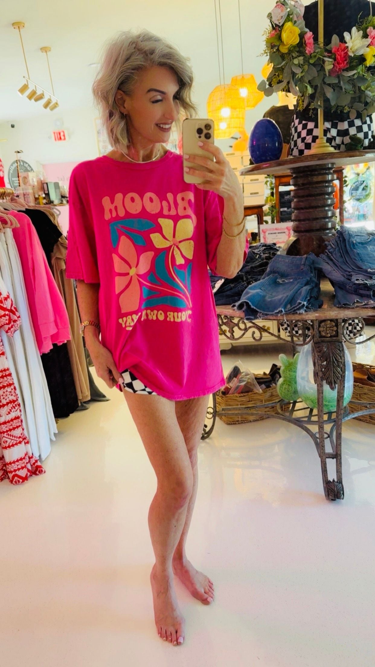 BLOOM YOUR OWN WAY MINERAL GRAPHIC TEE