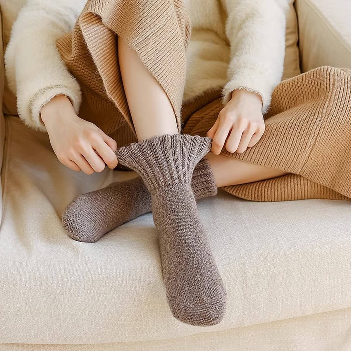 Brown Thick Crew Socks Women Winter Warm Cozy_CWMS02814