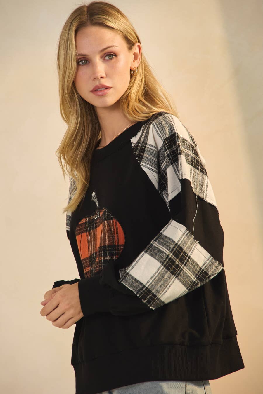 Plus Plaid Pumpkin Graphic Sweatshirt