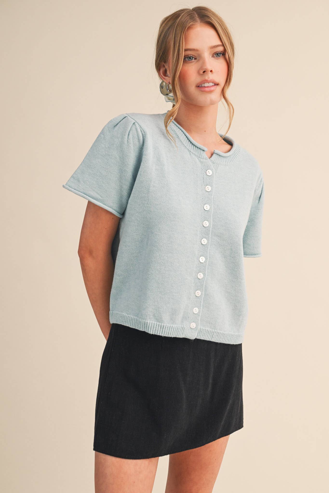 SHORT SLEEVE SWEATER CARDIGAN
