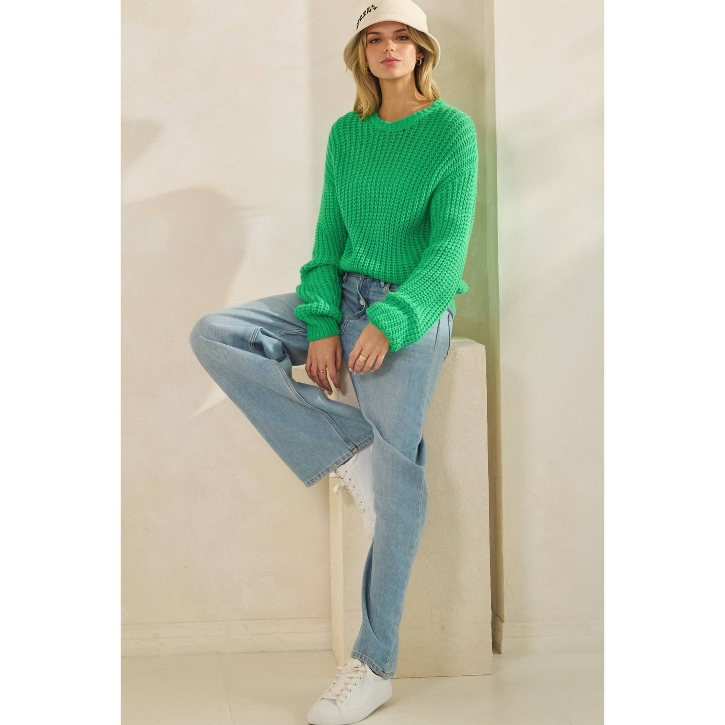 KNITTED PULLOVER ROUND NECK SWEATER